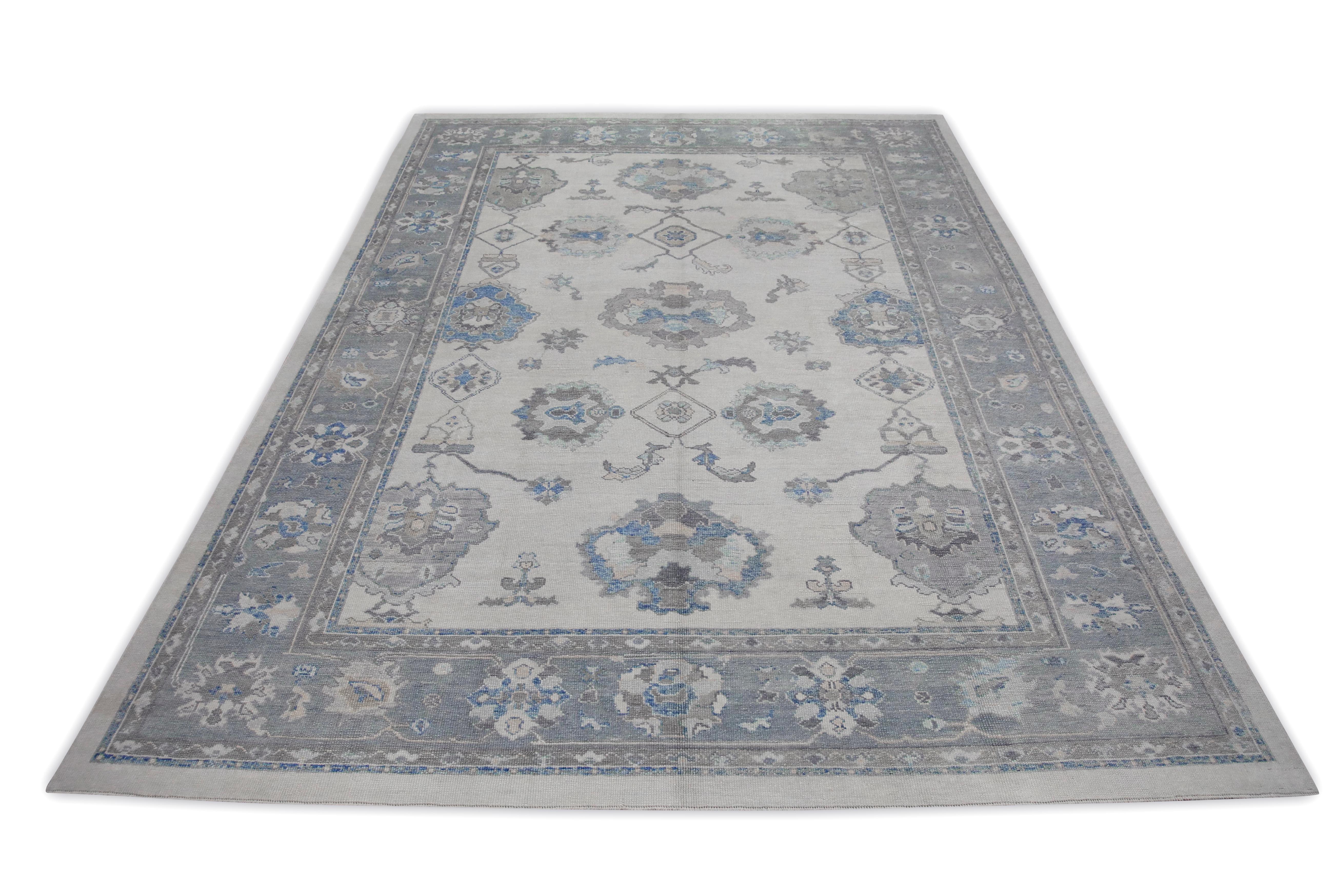 Handgewebter türkischer Oushak-Teppich aus Wolle in Creme & Blau mit Blumenmuster 9'9