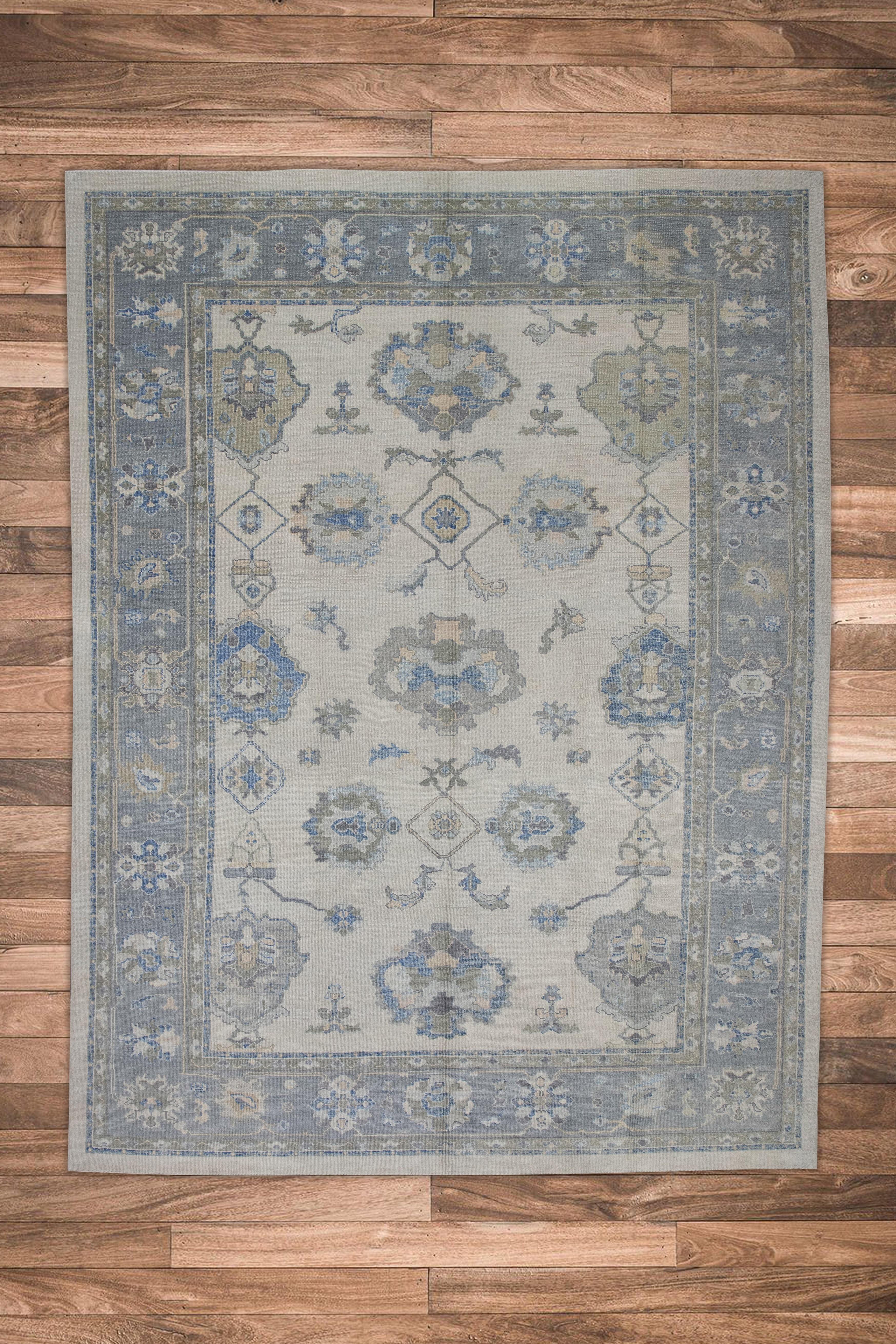 Handgewebter türkischer Oushak-Teppich aus Wolle in Creme & Blau mit Blumenmuster 9'9