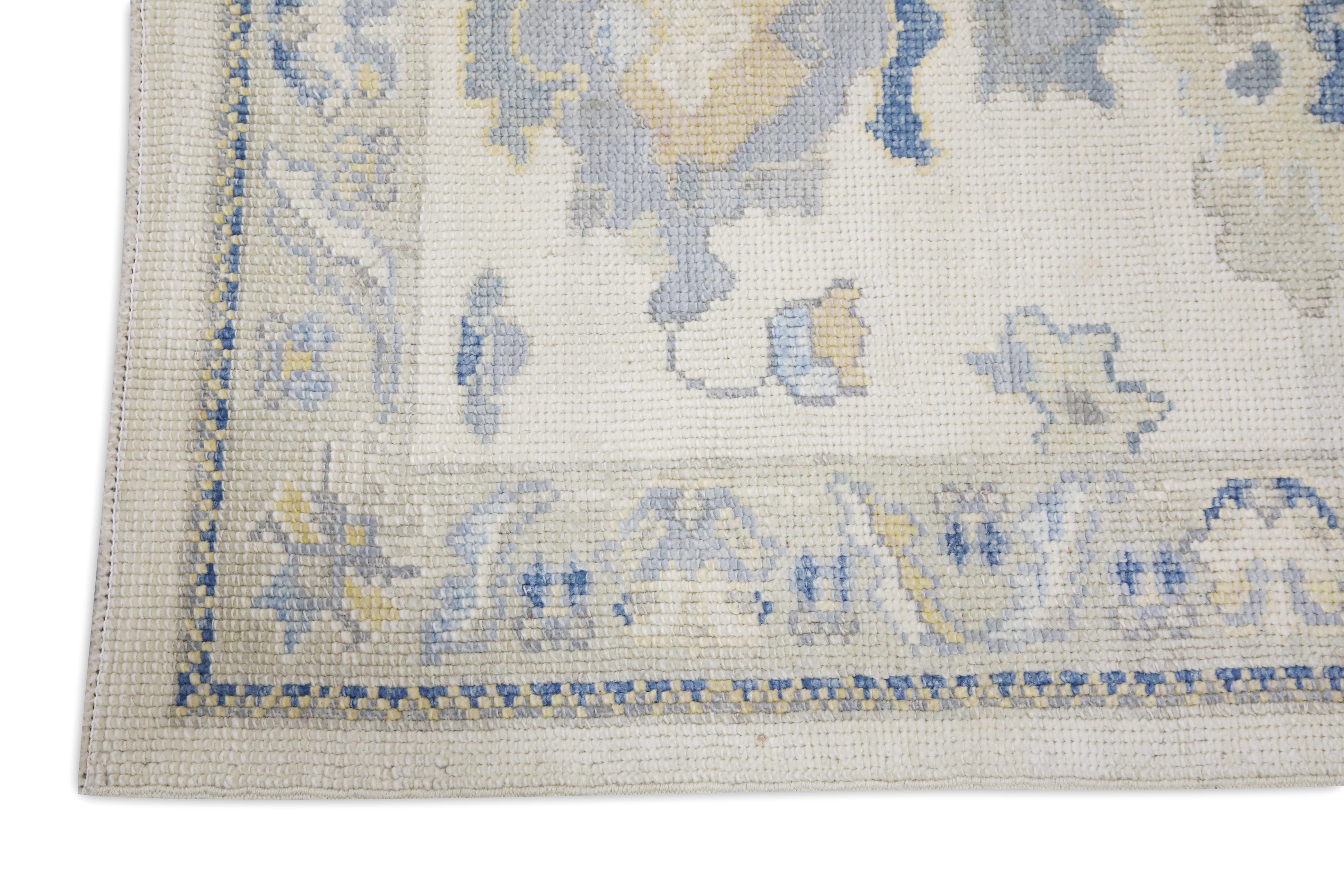 Handgewebter türkischer Oushak-Läufer aus Wolle in Creme & Blau mit Blumenmuster 2'10