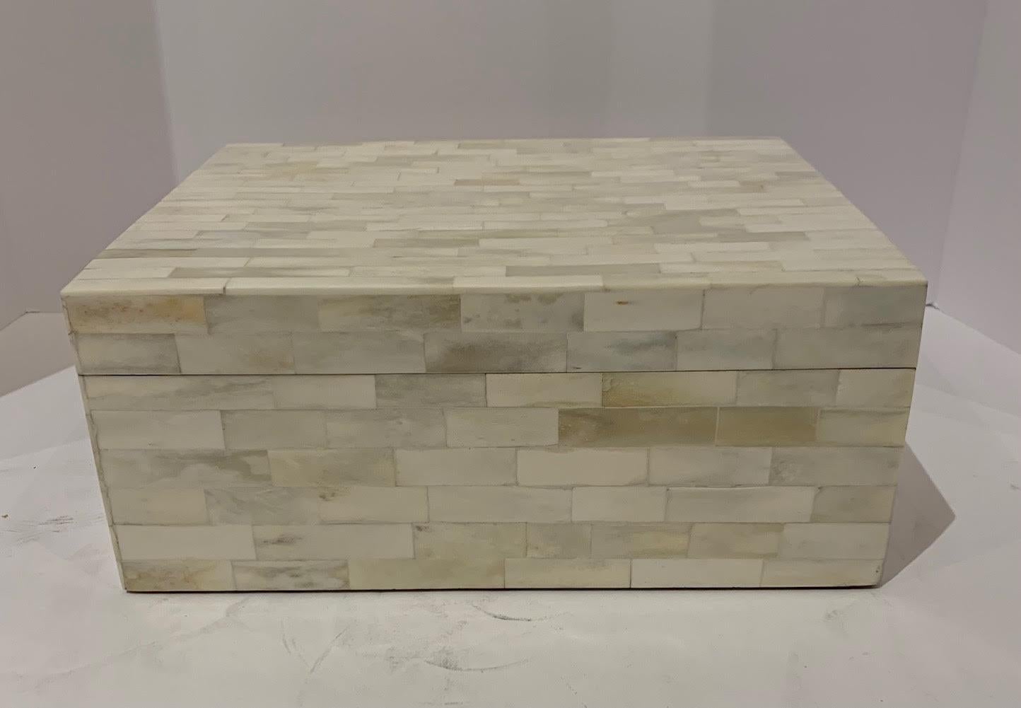 Cream Bone Large Decorative Box, India, Contemporary In New Condition For Sale In New York, NY