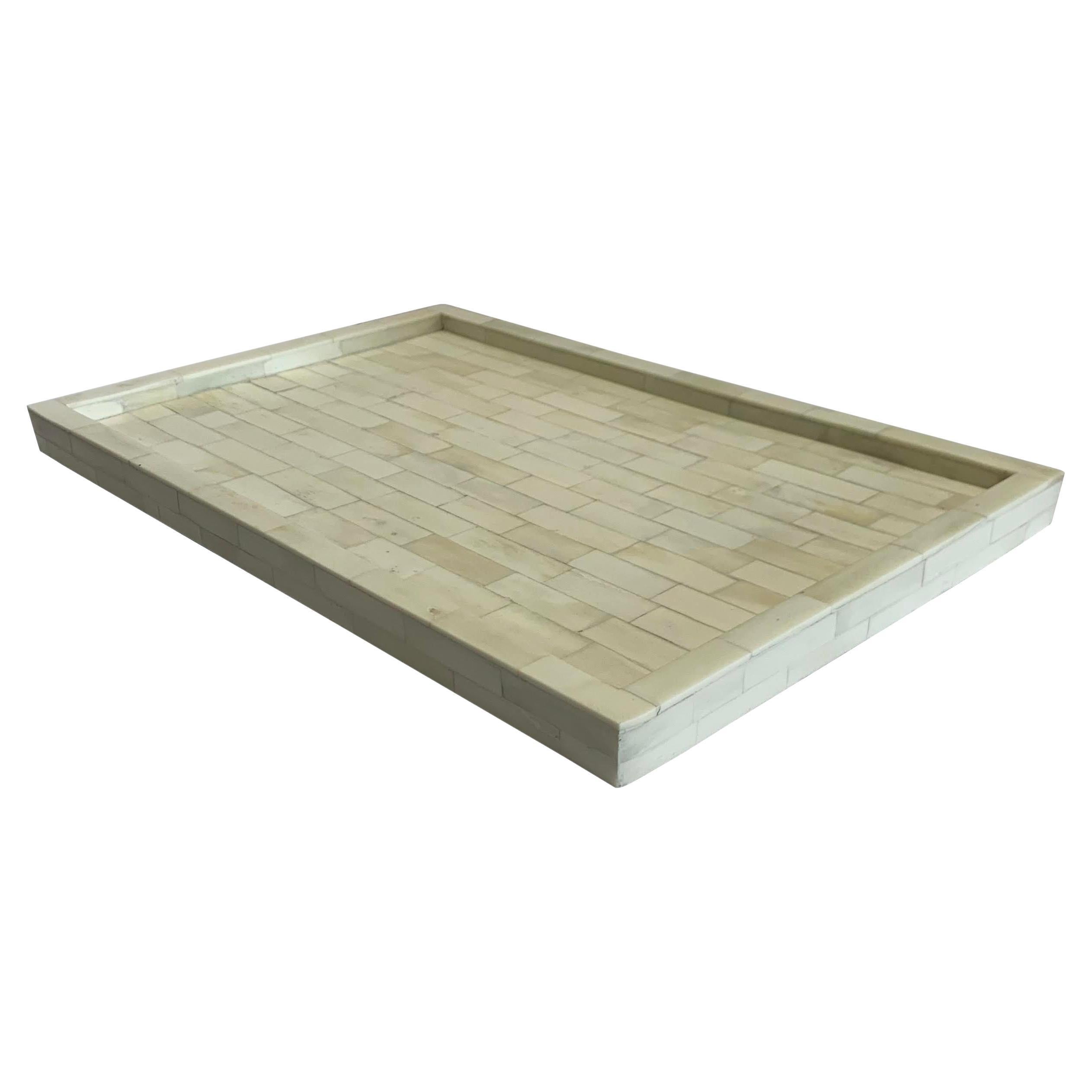 Bandeja de hueso crema india contemporánea.
También disponible en dos tamaños mayores  con asas  (S6544 y S6547 )
