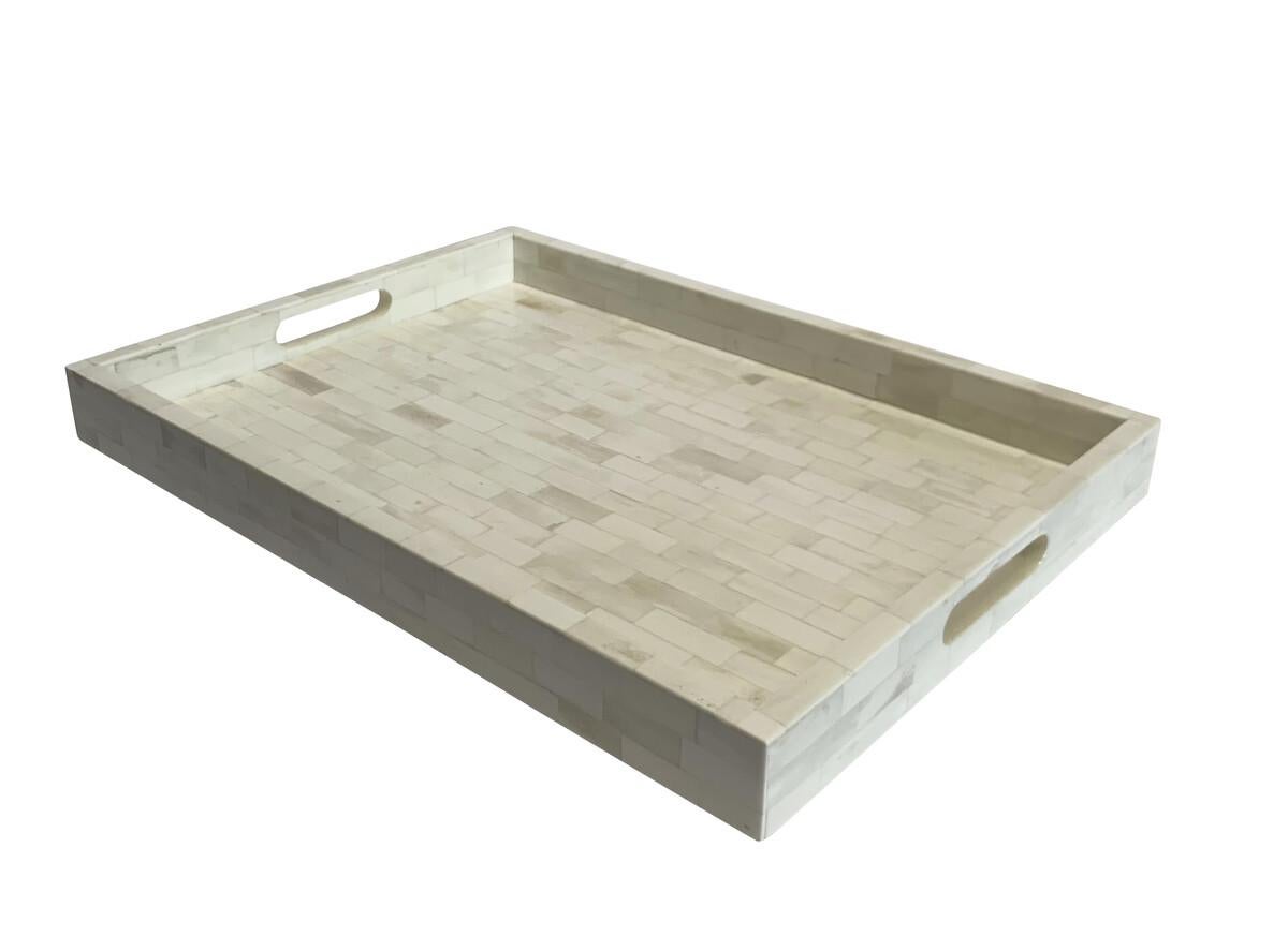 Contemporary Indian cream bone tray with handles.
Also available in a larger size (S6547).
and as a XL size with handles (S6546).