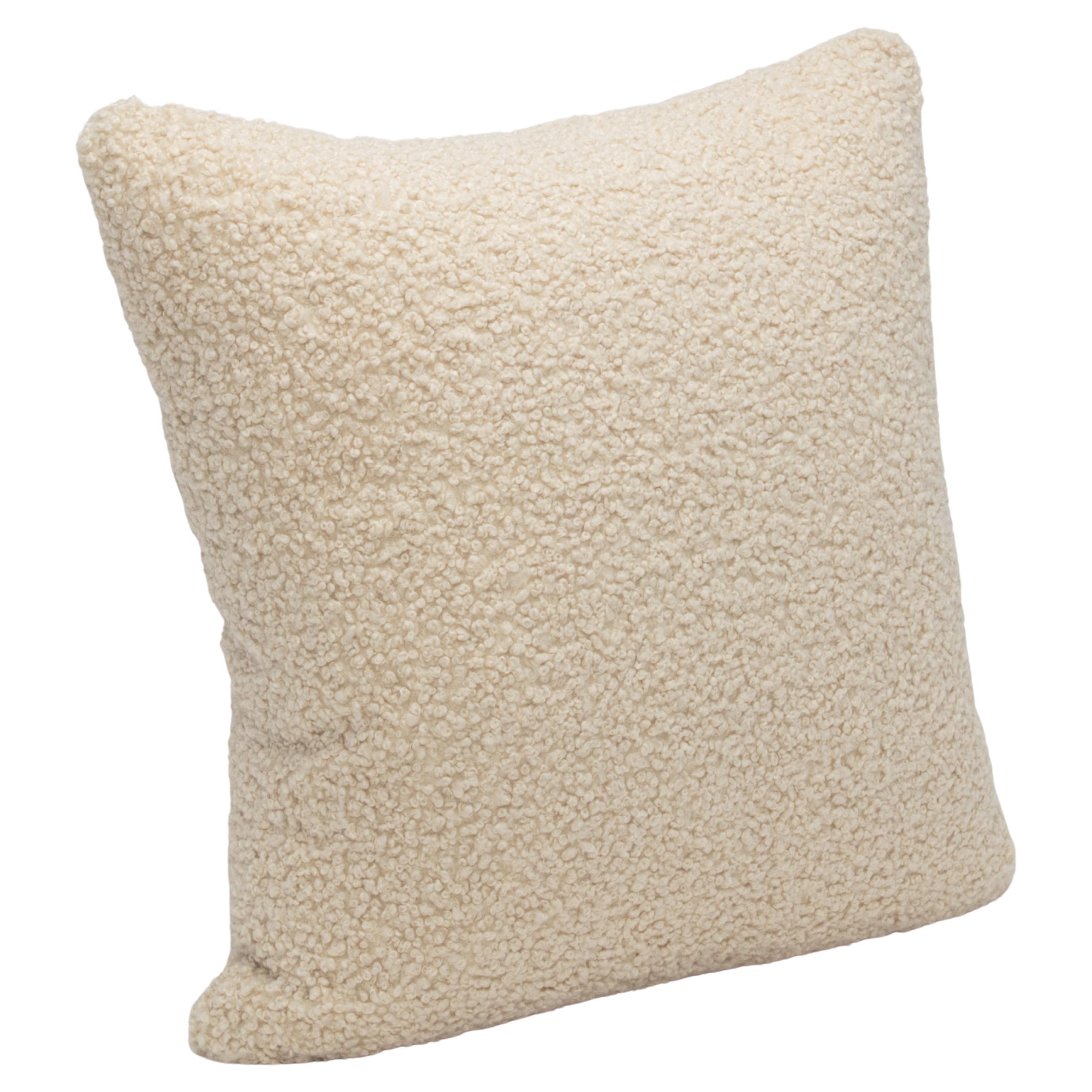 Cream Boucle Pillow By MOGUL in vendita