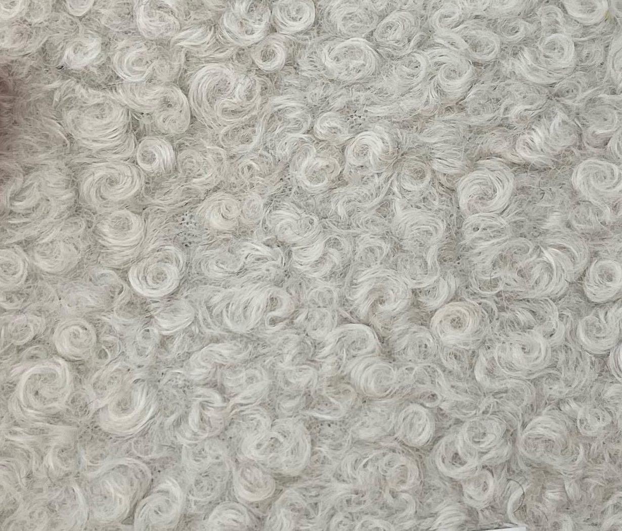 Sconosciuto Divano in bouclé crema alla maniera di Tobia Scarpa Soriana in vendita