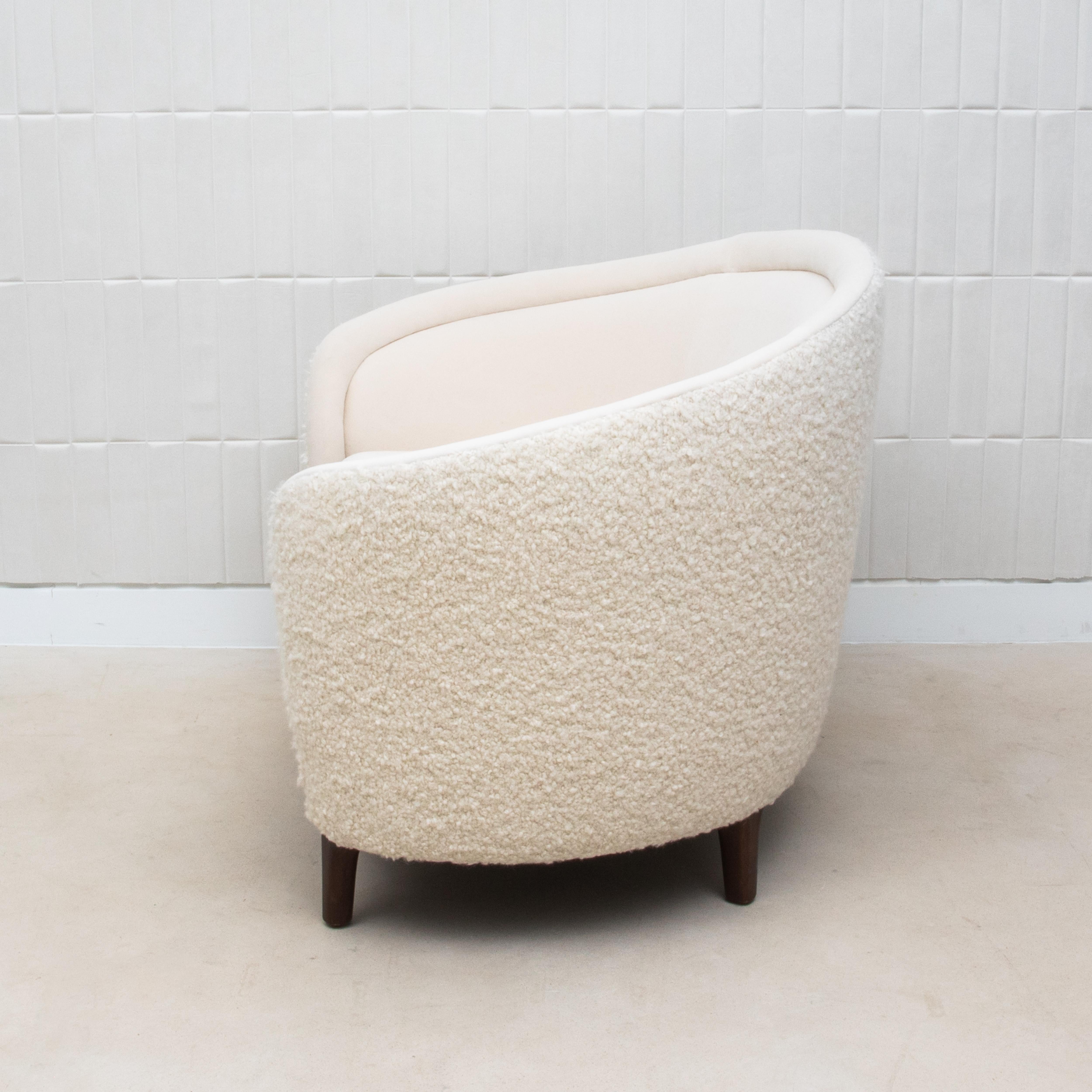 Modern Cream Boucle Vergara Chair by MOGUL - IN STOCK For Sale