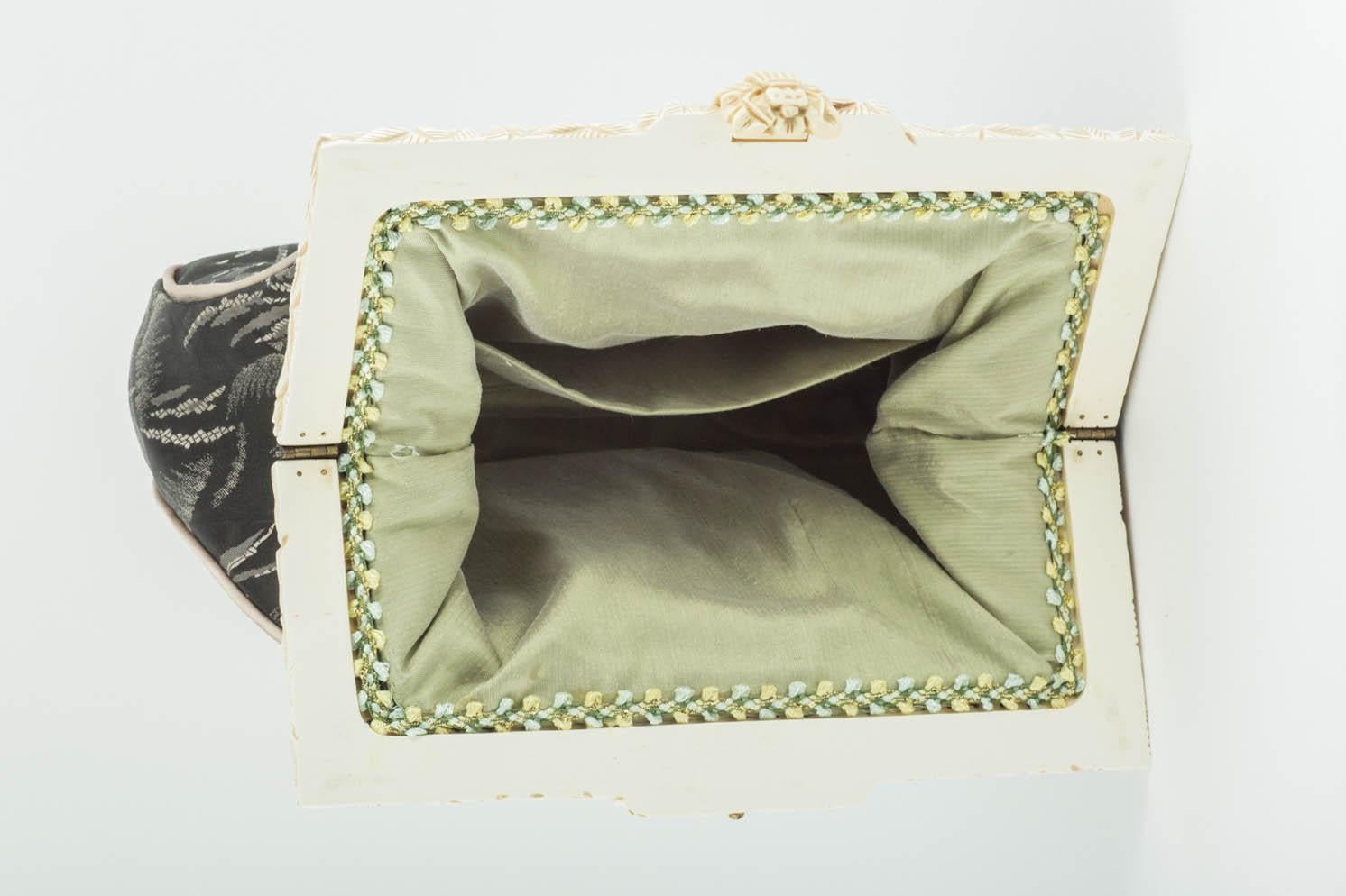 Women's Cream carved Bakelite frame and patterned silk clutch bag, English, 1920s For Sale