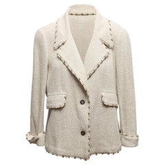 Cremefarbener Chanel Frühjahr/Sommer 2006 verschönerter Tweed-Blazer Größe FR 46