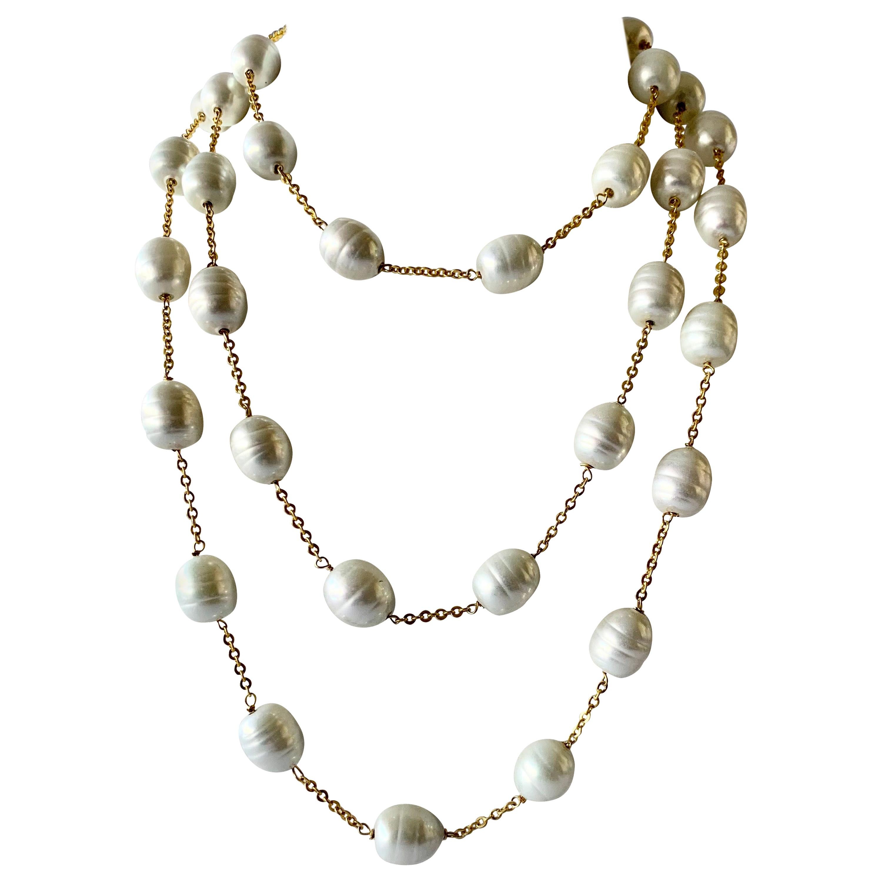 Cream Color "pate de verre" Pearl Gilt Necklace