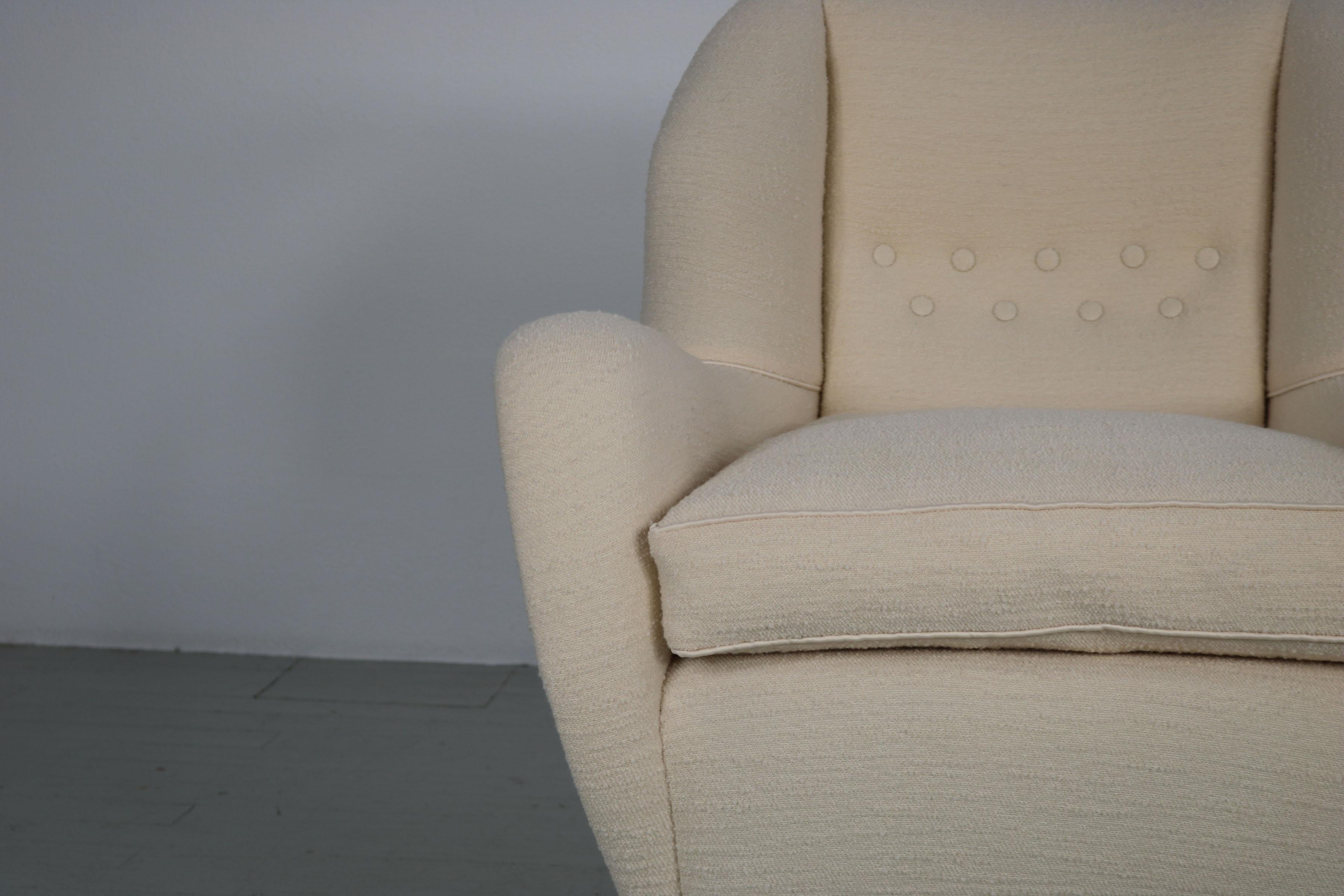 Cream Color Reupholstered Italian Wing Chair of the 1950s For Sale 7