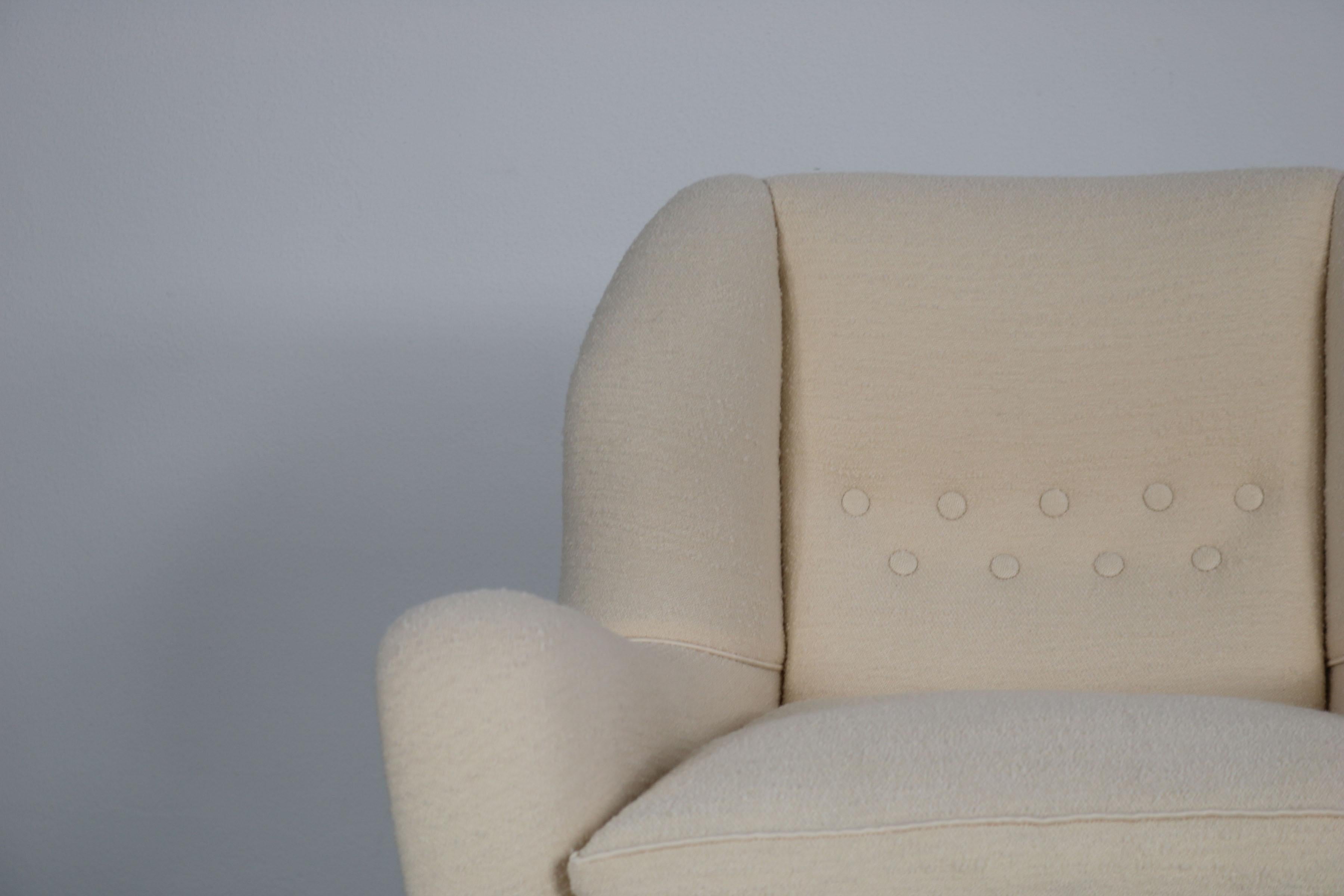 Cream Color Reupholstered Italian Wing Chair of the 1950s For Sale 9