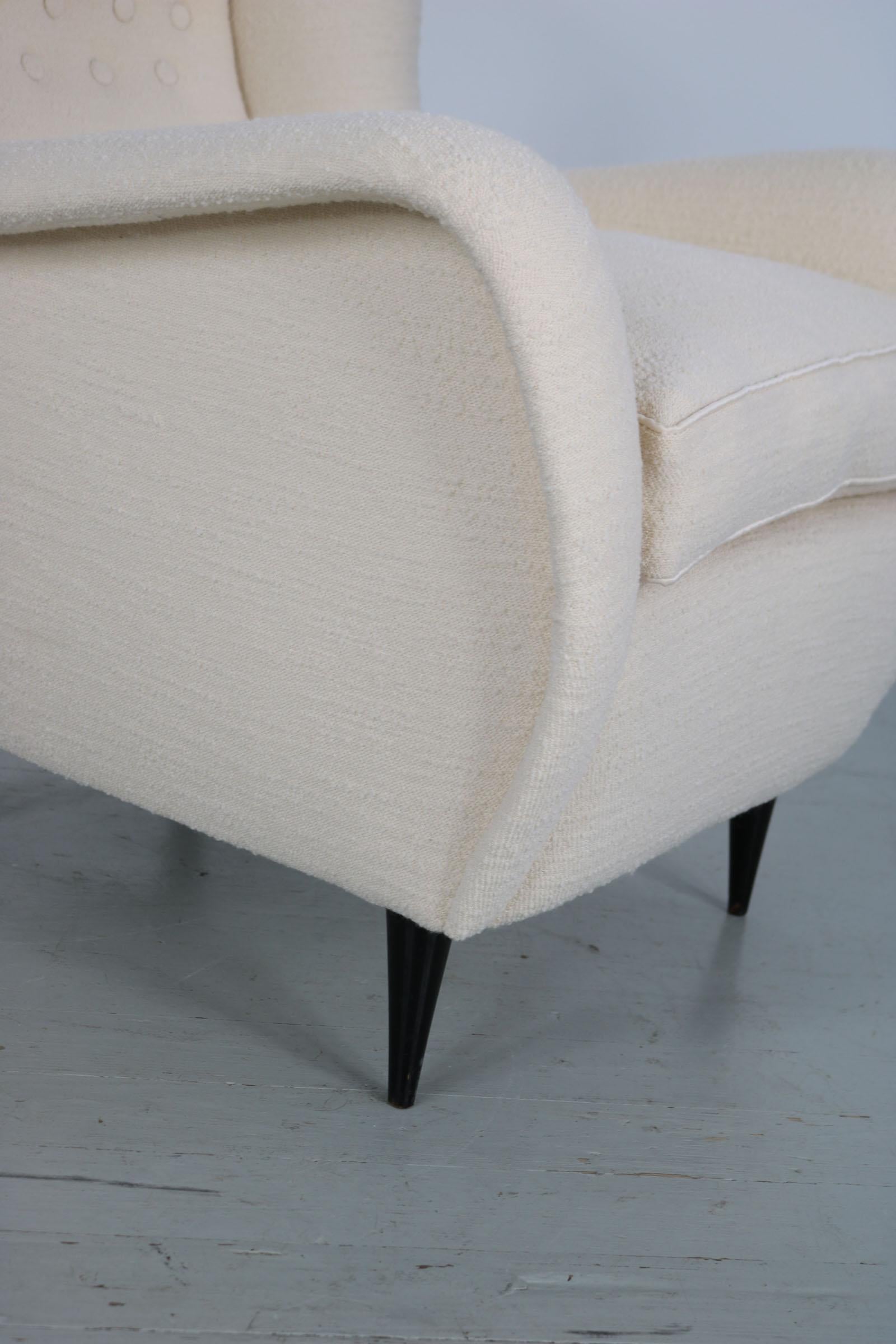 Cream Color Reupholstered Italian Wing Chair of the 1950s For Sale 11