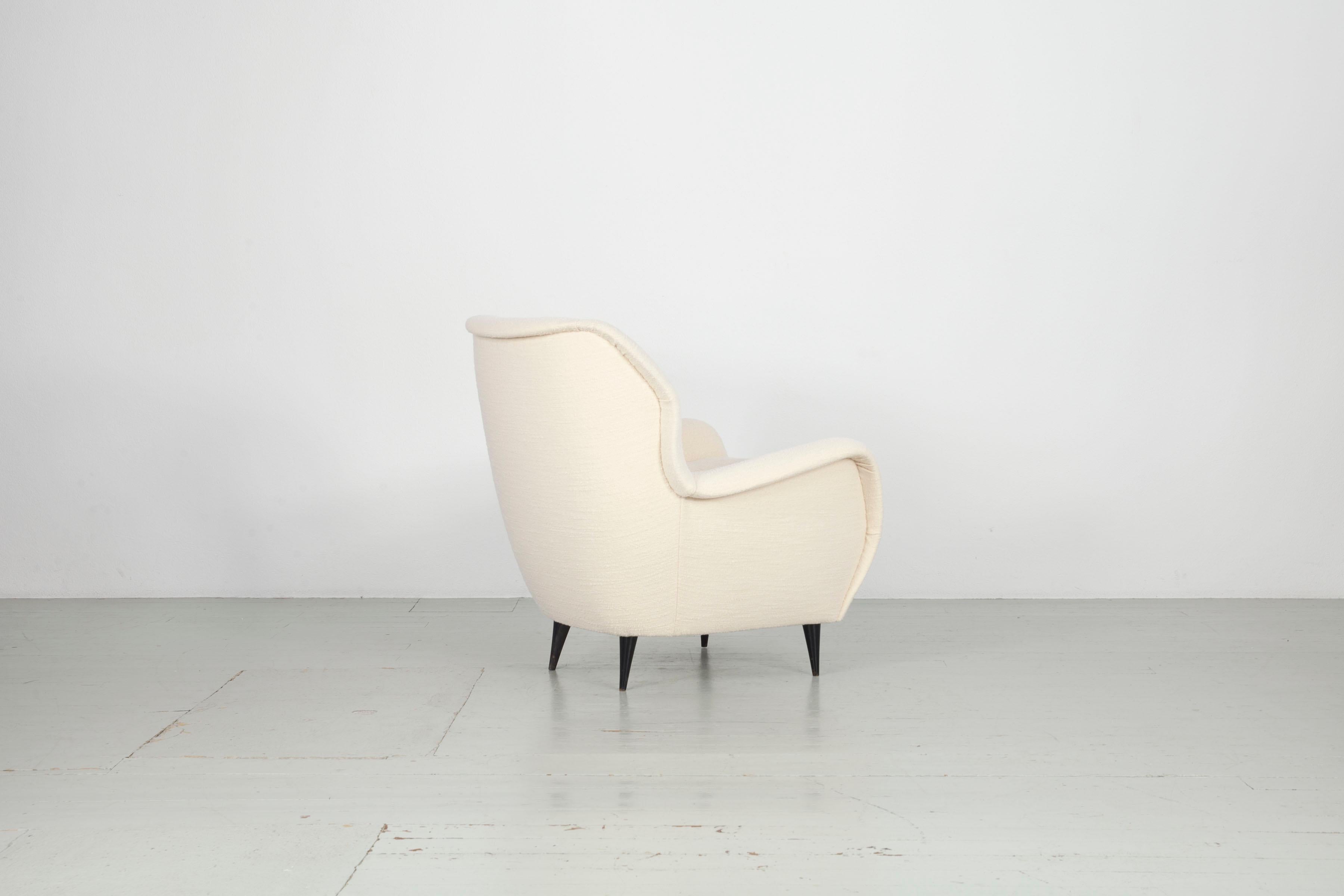 Mid-20th Century Cream Color Reupholstered Italian Wing Chair of the 1950s For Sale