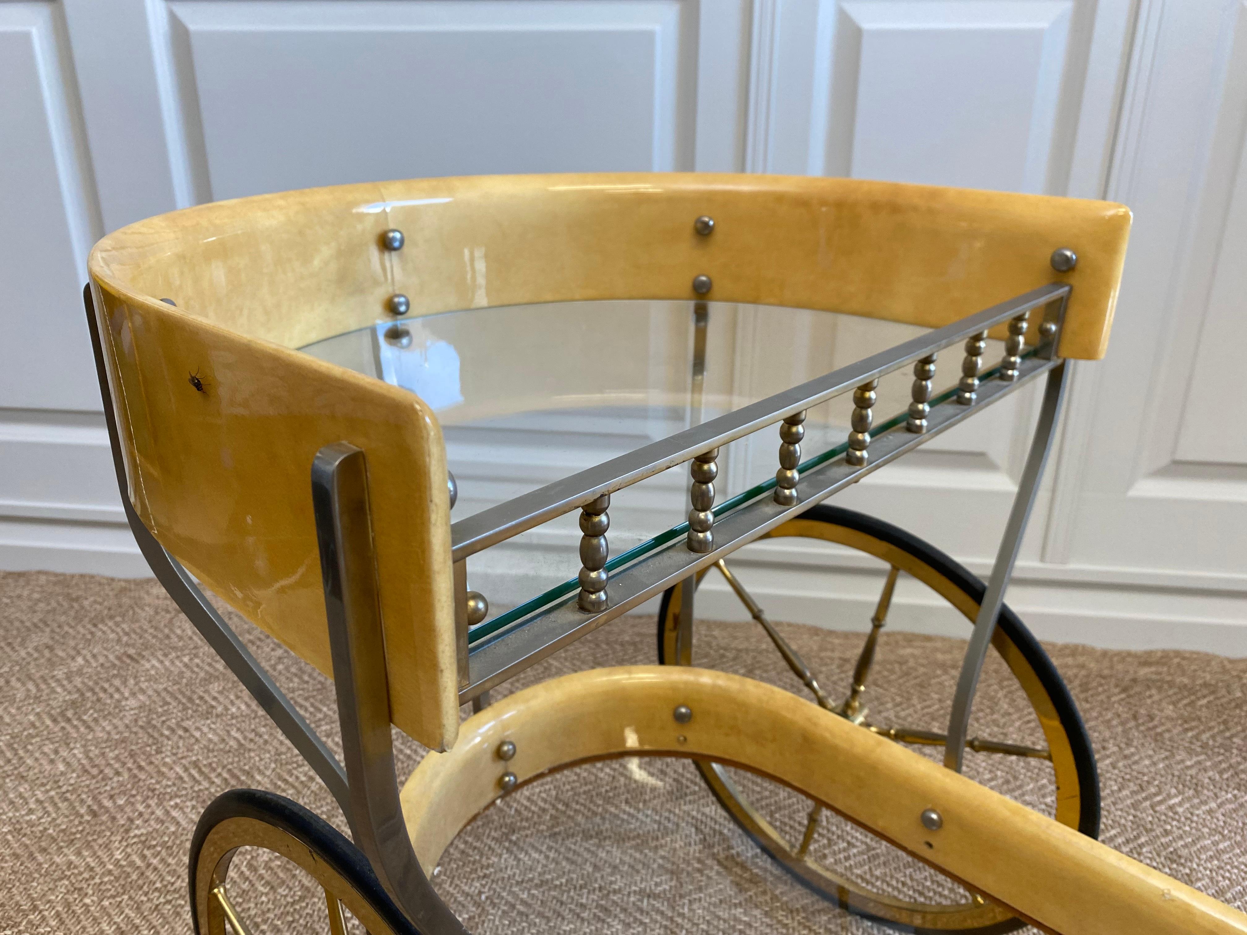 Chariot de service de bar Aldo Tura de couleur crème, Italie, années 1960 en vente 4