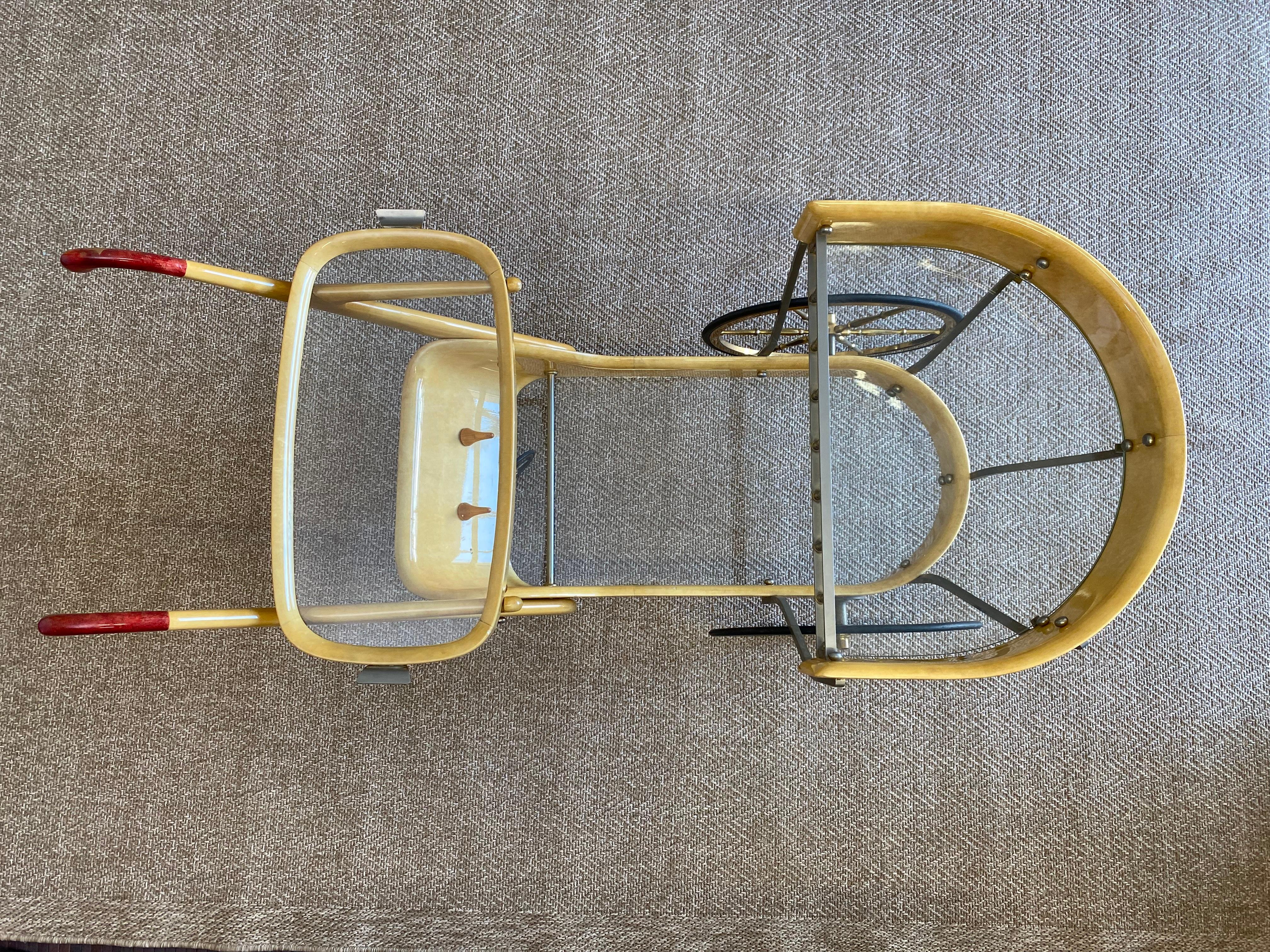 Laiton Chariot de service de bar Aldo Tura de couleur crème, Italie, années 1960 en vente