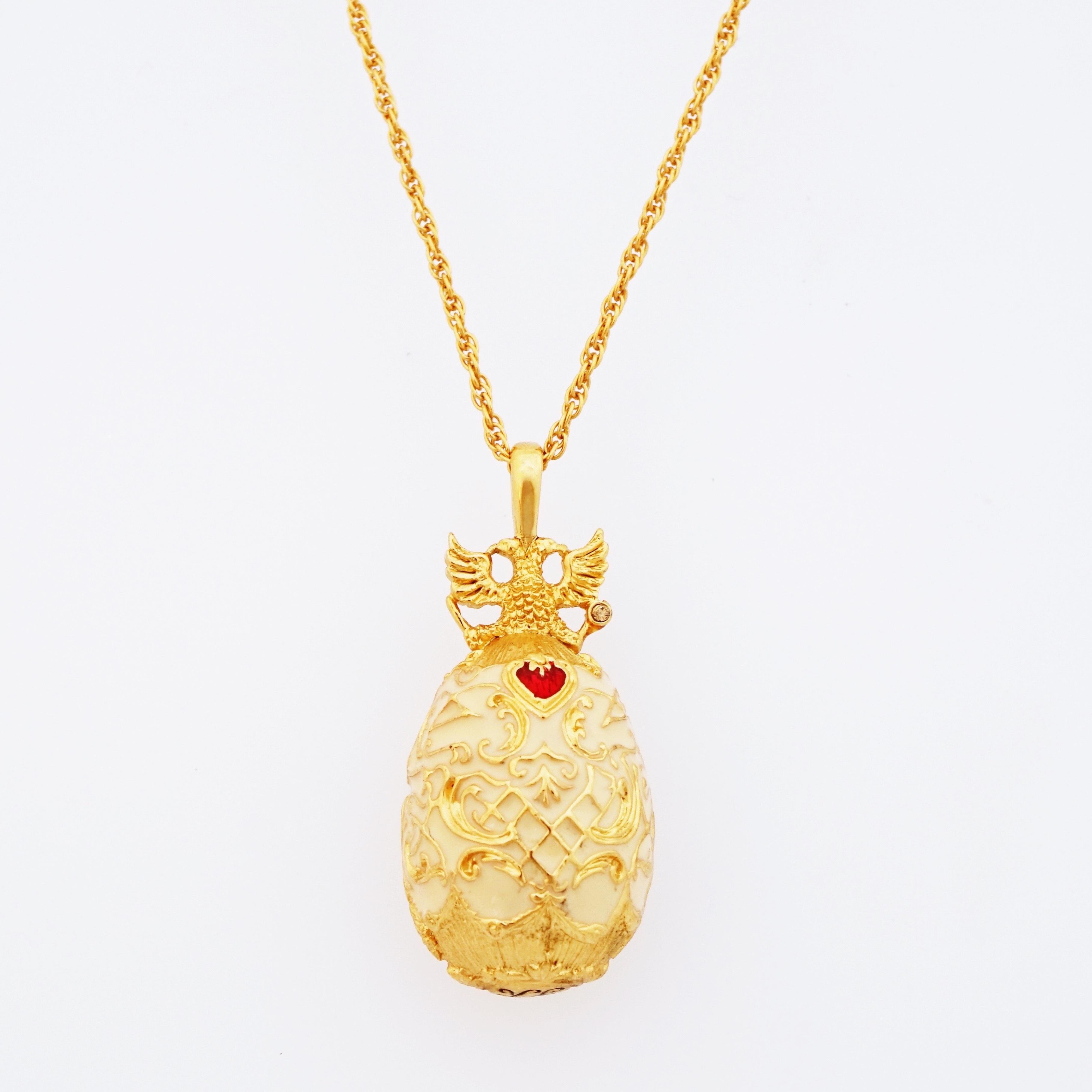 joan rivers egg necklace