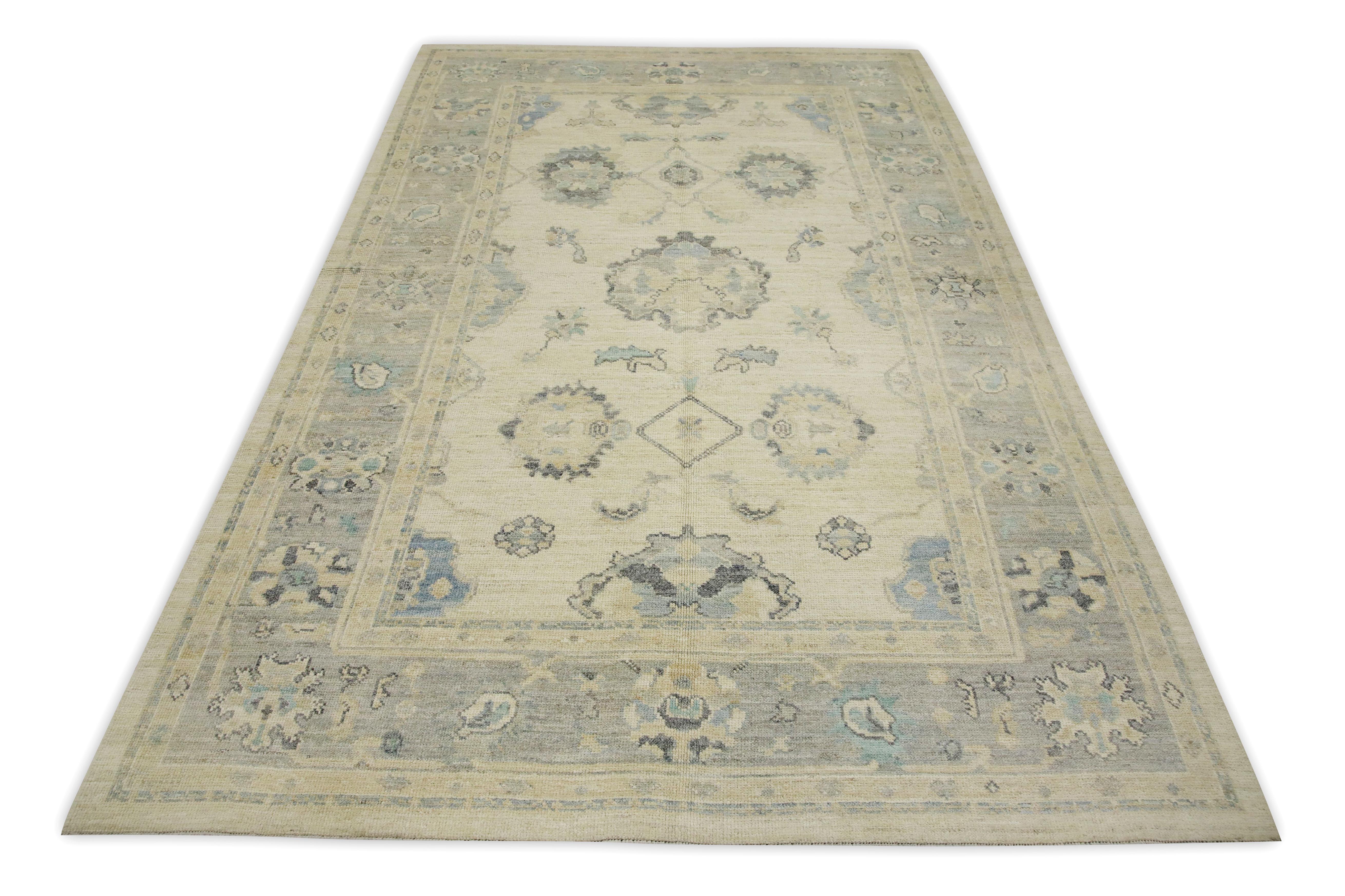 Handgewebter türkischer Oushak-Teppich aus Wolle in Creme mit Blumenmuster 7'1