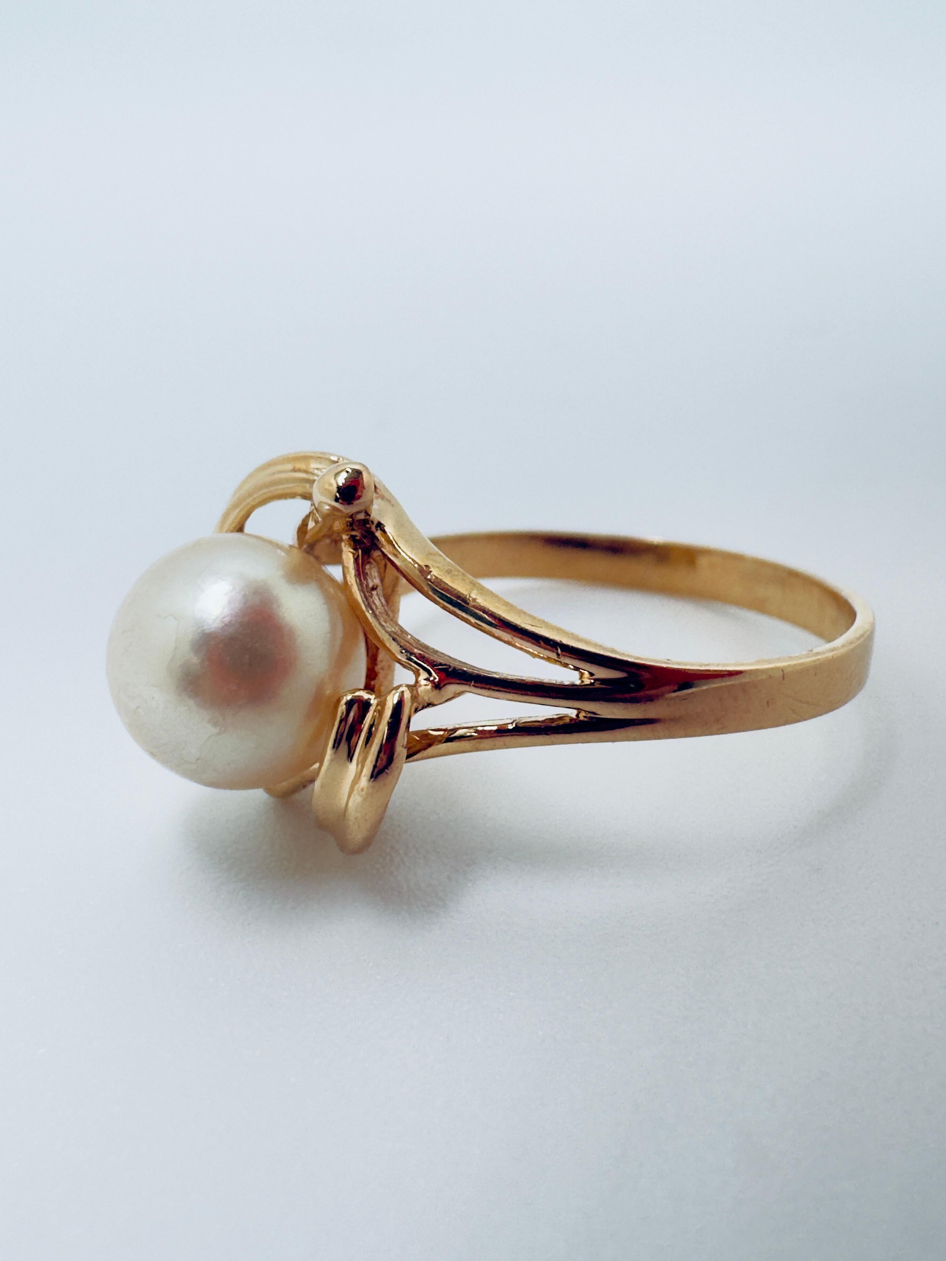 Contemporain Bague en or 14K avec perles d'eau douce crème en vente