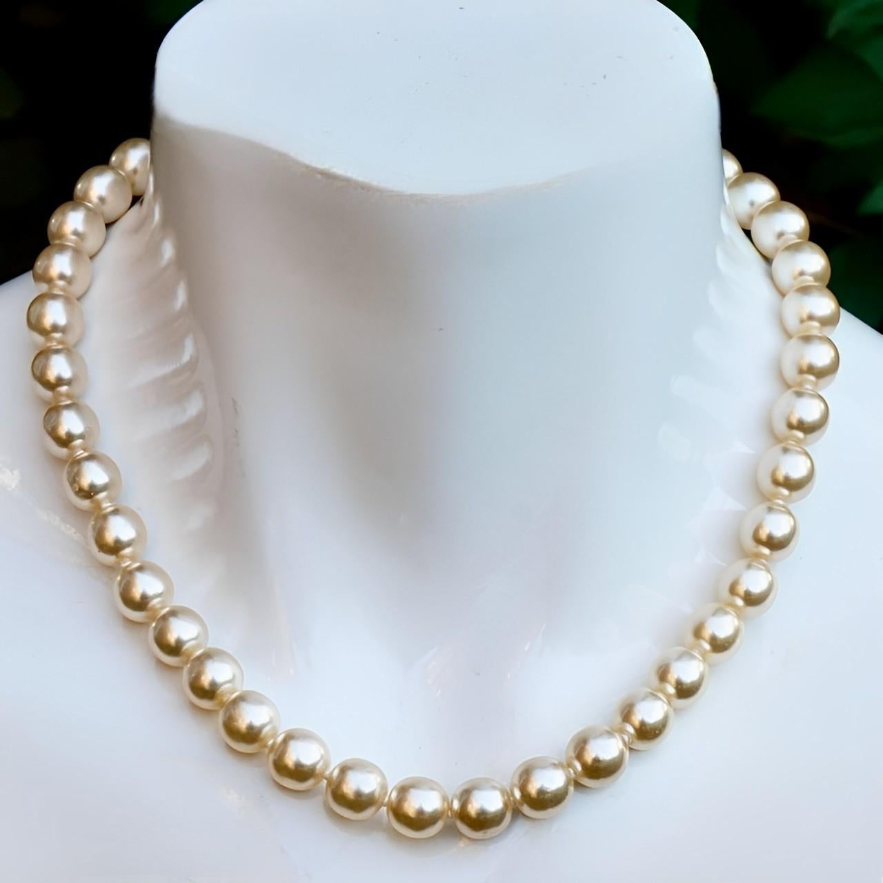 Women's or Men's Cream Glass Pearl Necklace with a Gold Plated and Pearl Clasp For Sale
