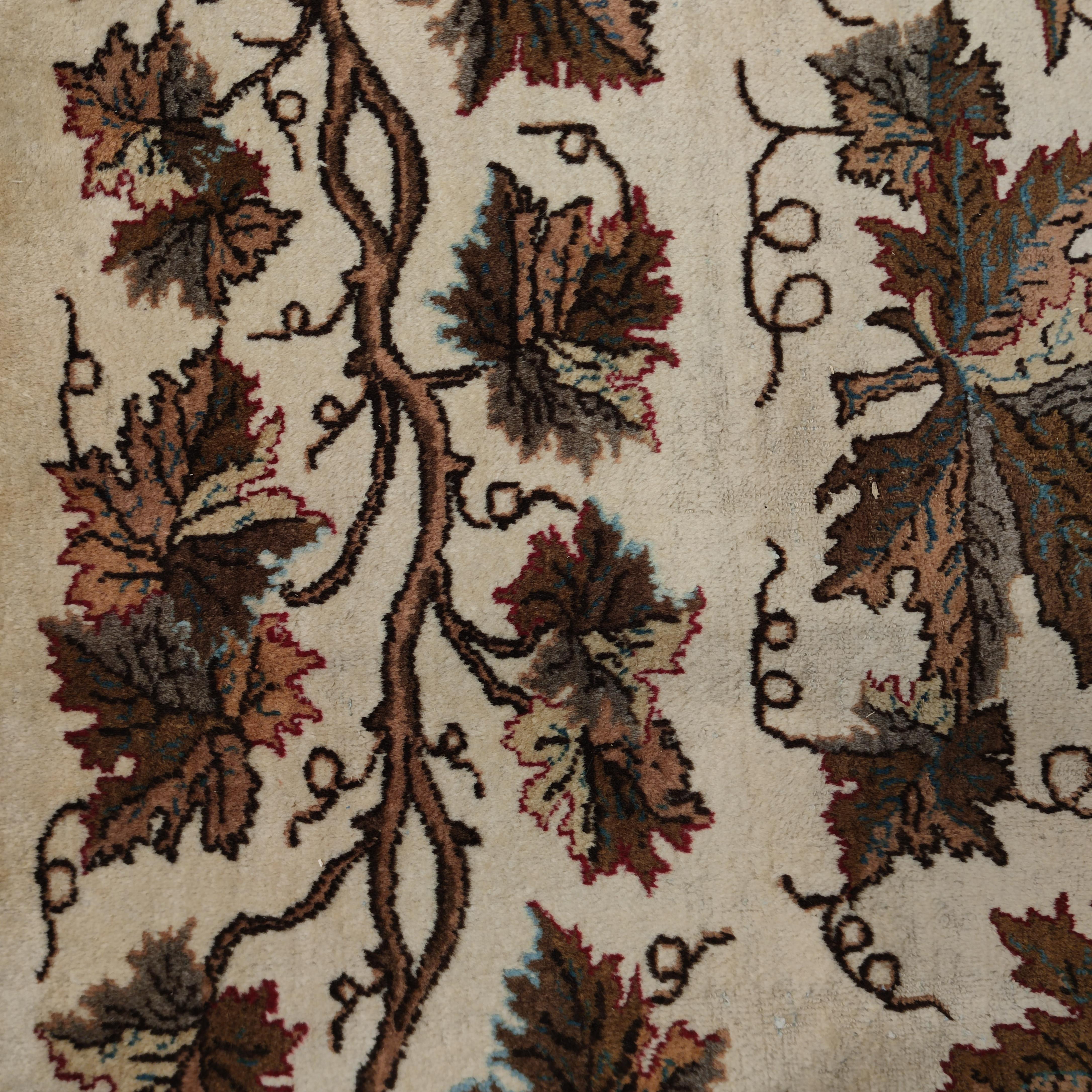 Mid-20th Century Cream Ground Modernist Rug with Oak Leafs For Sale