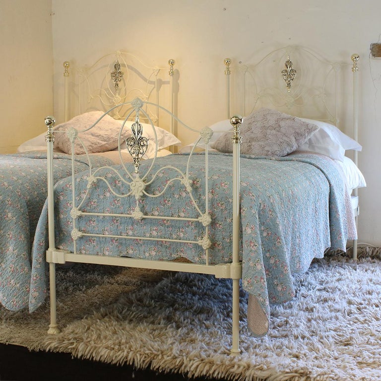 Cream Iron Twin Antique Beds Mps29 At, Antique Wrought Iron Twin Bed Frame