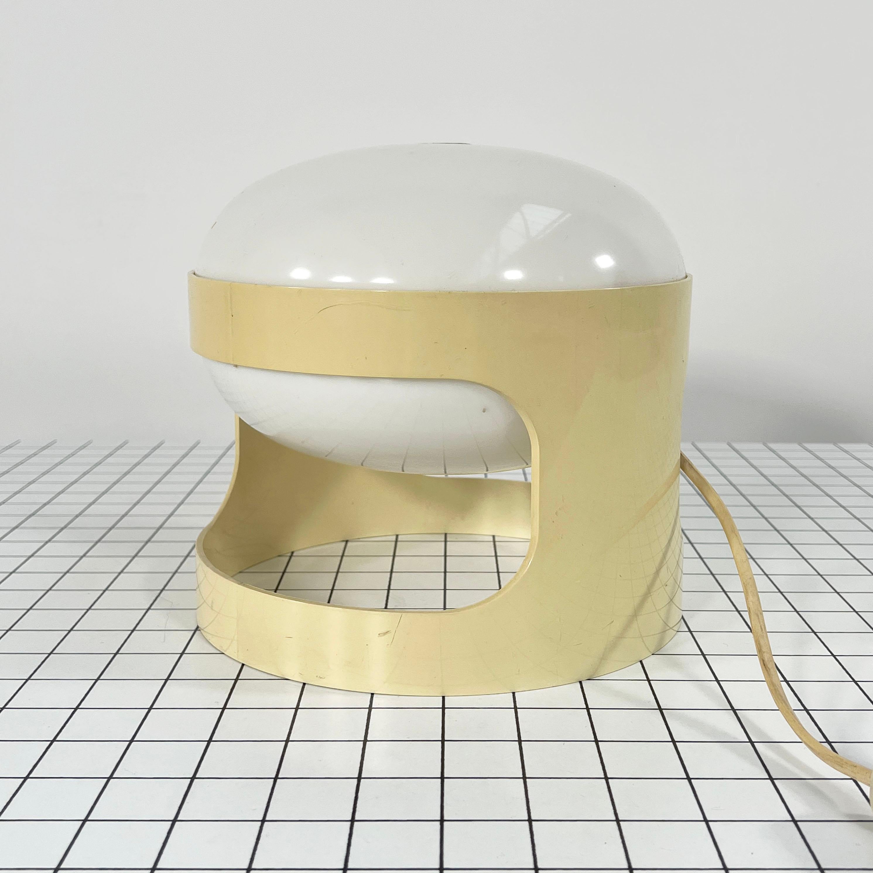 Cream KD27 Table Lamp by Joe Colombo for Kartell, 1970s In Good Condition In Ixelles, Bruxelles