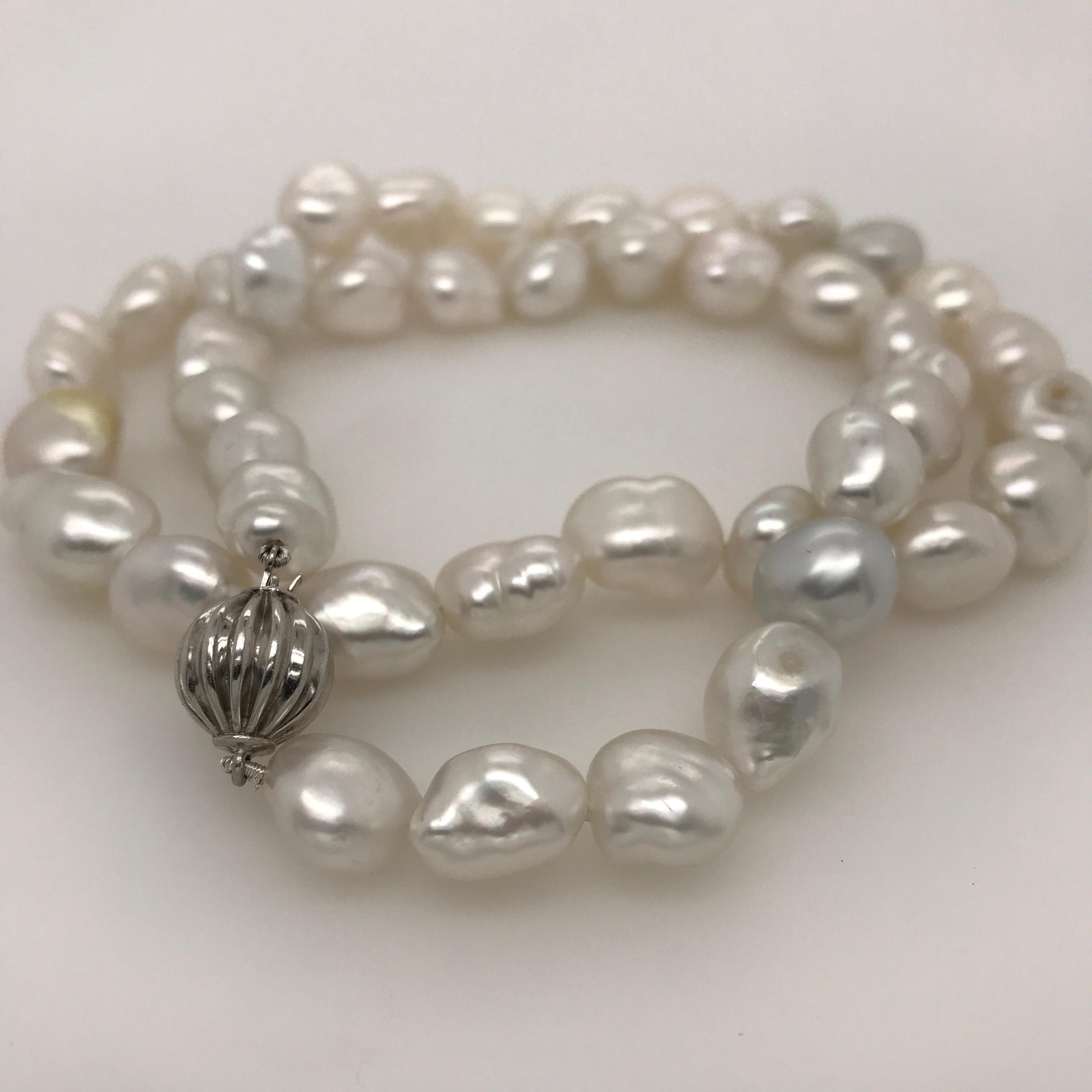 Cream Keshi Pearl Necklace with Sterling Silver Fluted Clasp In New Condition In Armadale, Victoria