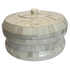 Caja de Hueso Redonda con Tapa Crema, India, Contemporánea