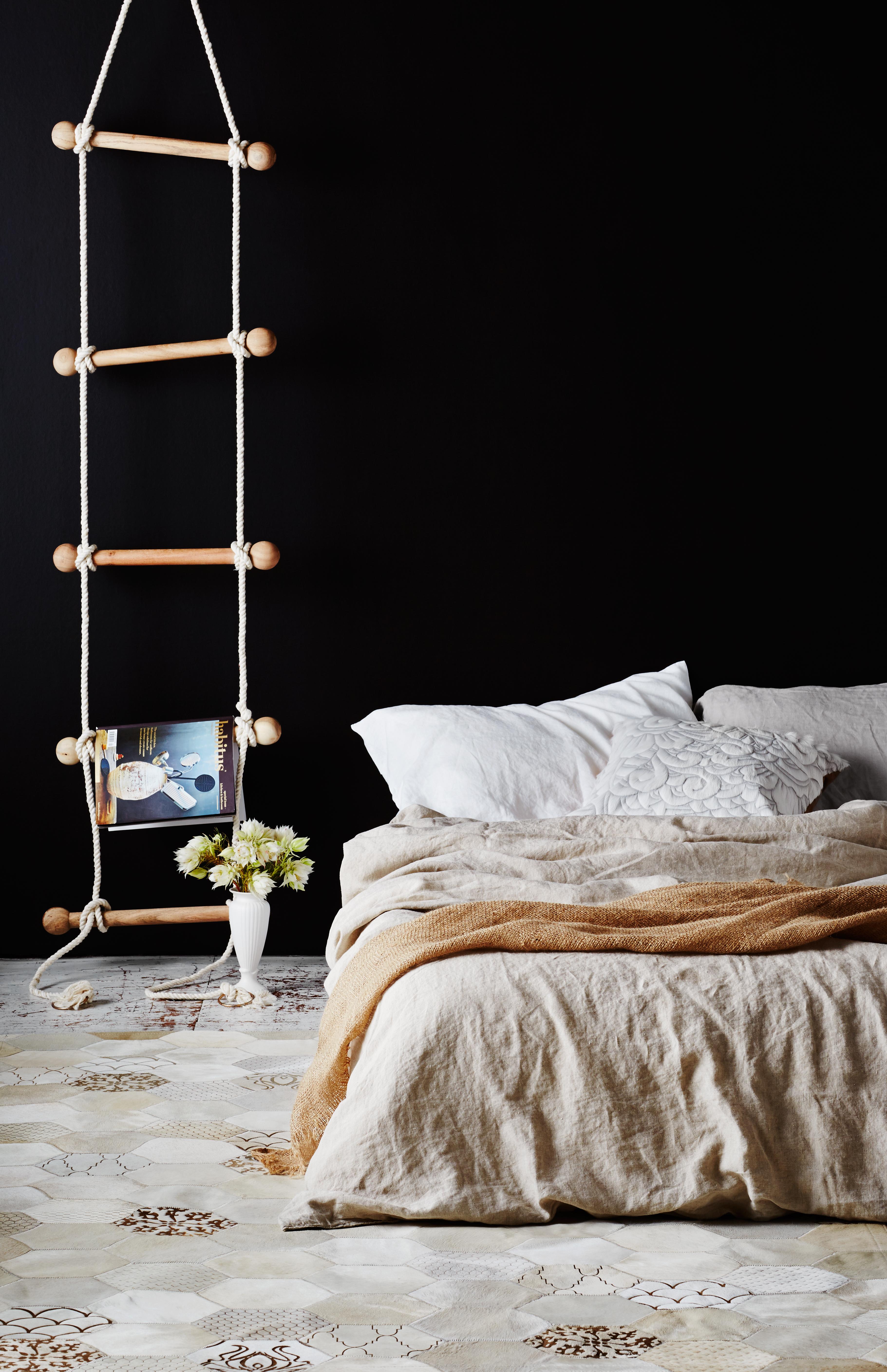 Der cremefarbene Trilogia ist eine atemberaubende, strukturierte und elegante Kombination, die jedem Interieur eine klassische, elegante und raffinierte Ästhetik verleiht.

Größenangaben:
1.5 m 4'11