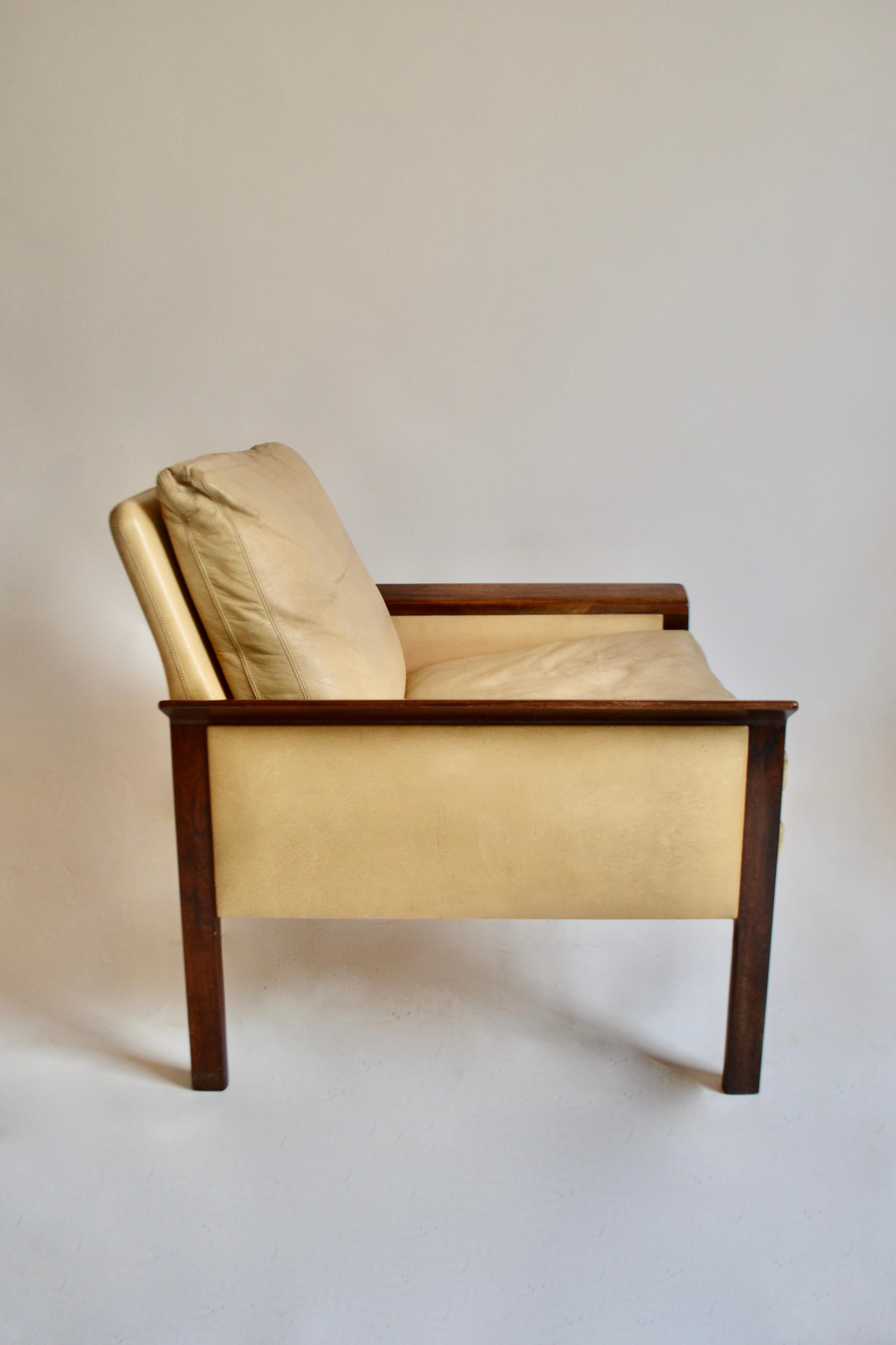 Scandinavian Modern Cream Leather and Walnut Lounge Chair by Hans Olsen for C S Møbler, 1960s