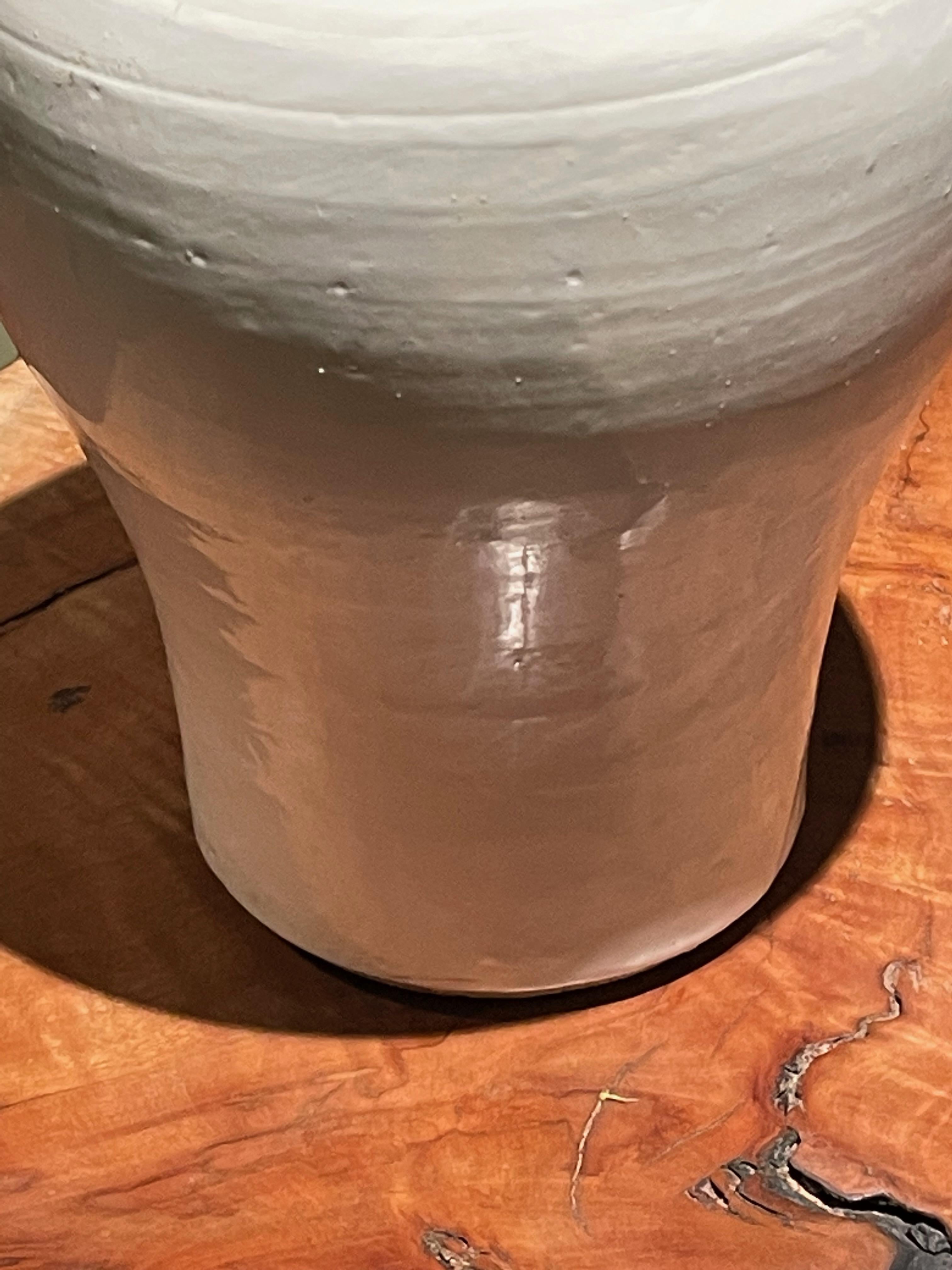 Vase à couvercle crème, Chine, contemporain Neuf - En vente à New York, NY