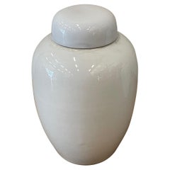 Jarrón con Tapa Crema, China, Contemporáneo