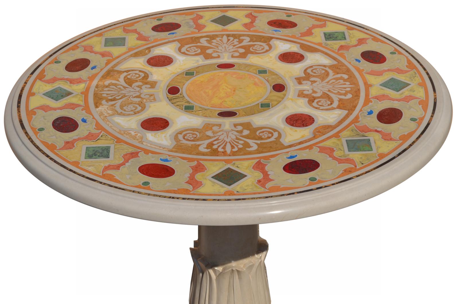 Tavolino Marmo Intarsiato, base Legno, Fatto a Mano Italia Cupioli disponible
Table de salle à manger ronde en marbre crème ou table de guéridon
taille : diam. 80 cm h. 74
 pouces 31.50 h. 29.13
Cette table a été fabriquée à la main par un artiste