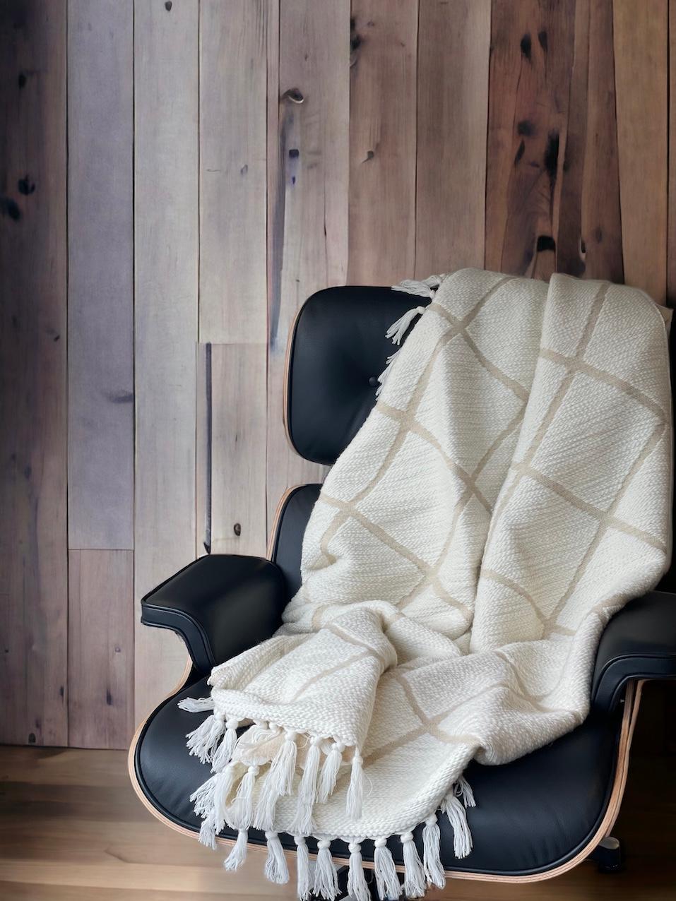 italien Plaid en laine mérinos crème avec franges nouées - Made in Italy en vente