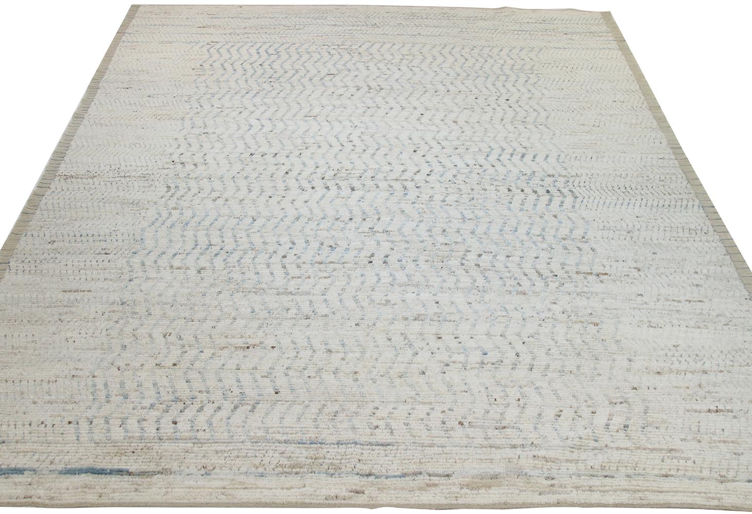 Nazmiyal Collection Cream Modern Moroccan Style Rug. Size: 10 ft x 13 ft 9 in In New Condition In New York, NY