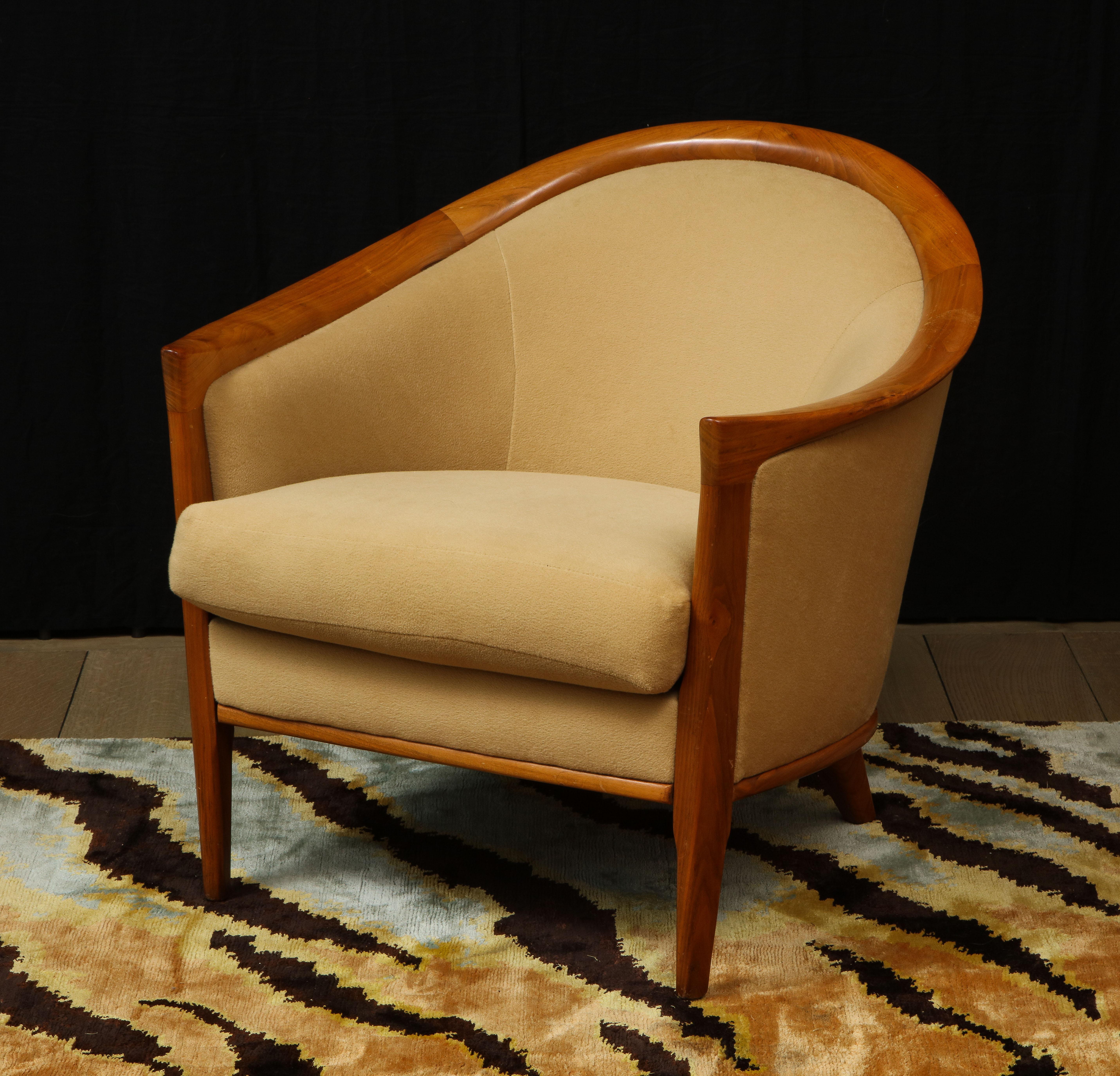 Cream Mohair Sofa and Pair of Armchairs Set, with Burl wood Detailing, 1960's For Sale 3