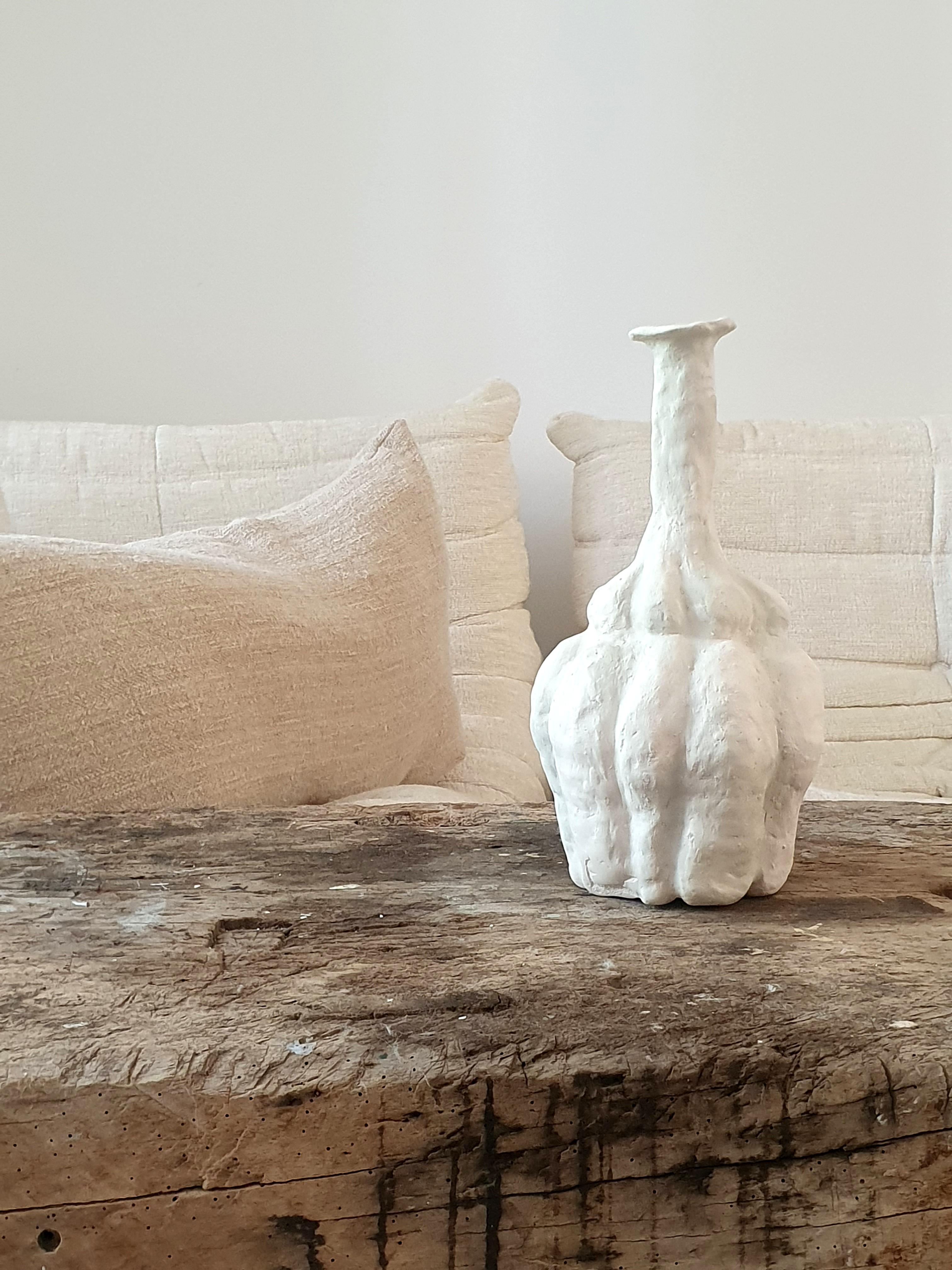 Francese Vaso Morandi in crema di Adèle Clèves in vendita