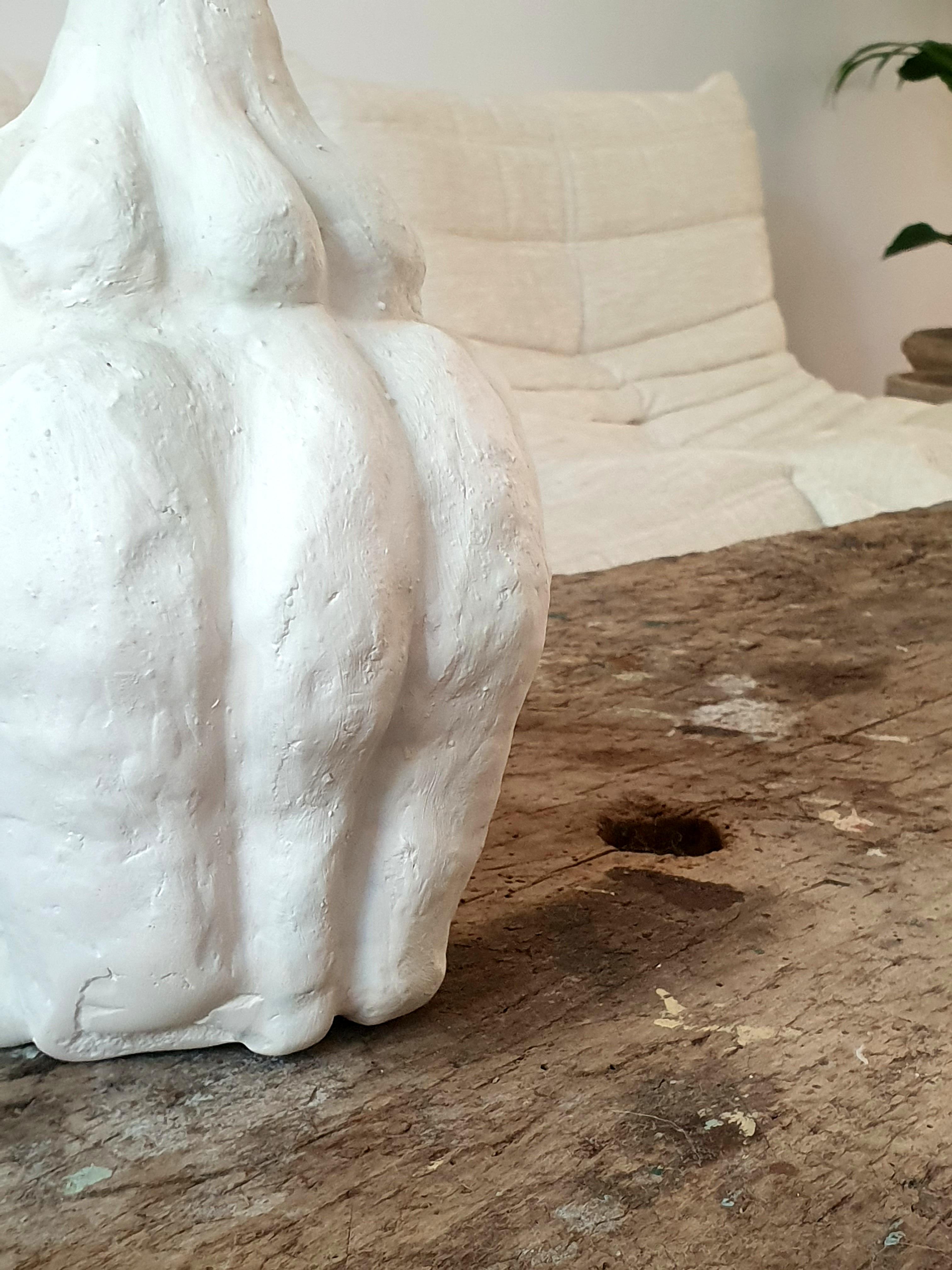Vaso Morandi in crema di Adèle Clèves In condizioni Nuovo in vendita a Geneve, CH