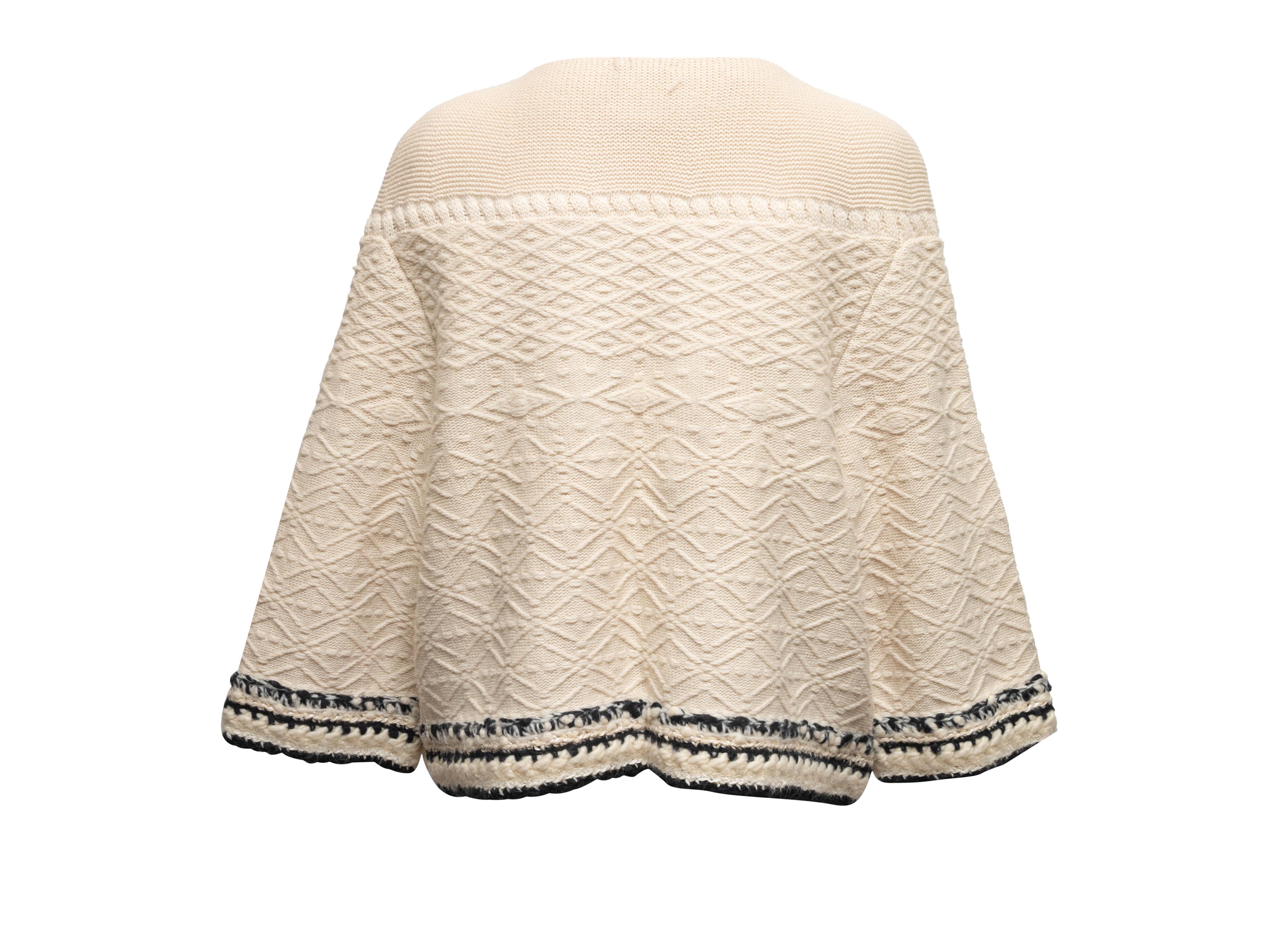 Beige Cream & Navy Chanel Textured Cashmere Cardigan Size FR 46 For Sale