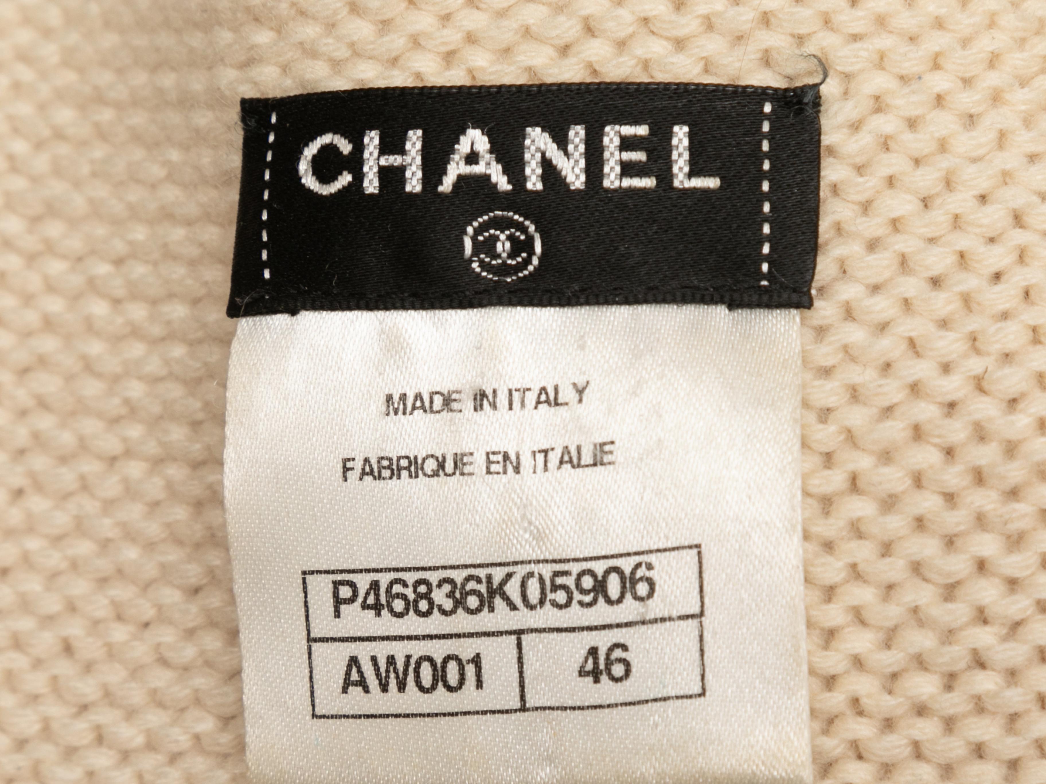 Women's Cream & Navy Chanel Textured Cashmere Cardigan Size FR 46 For Sale