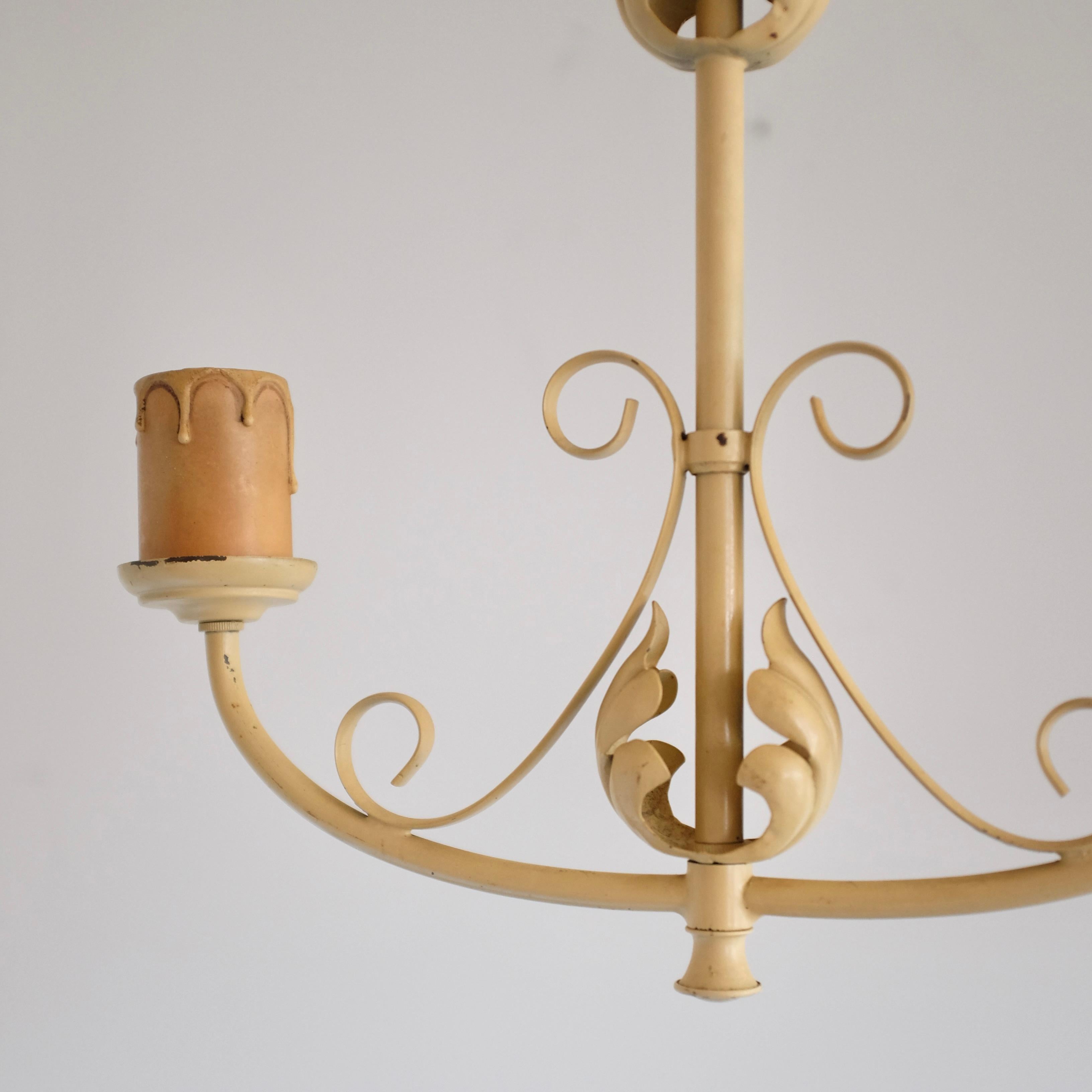 Scandinave moderne Pendentif moderne suédois peint en crème en vente