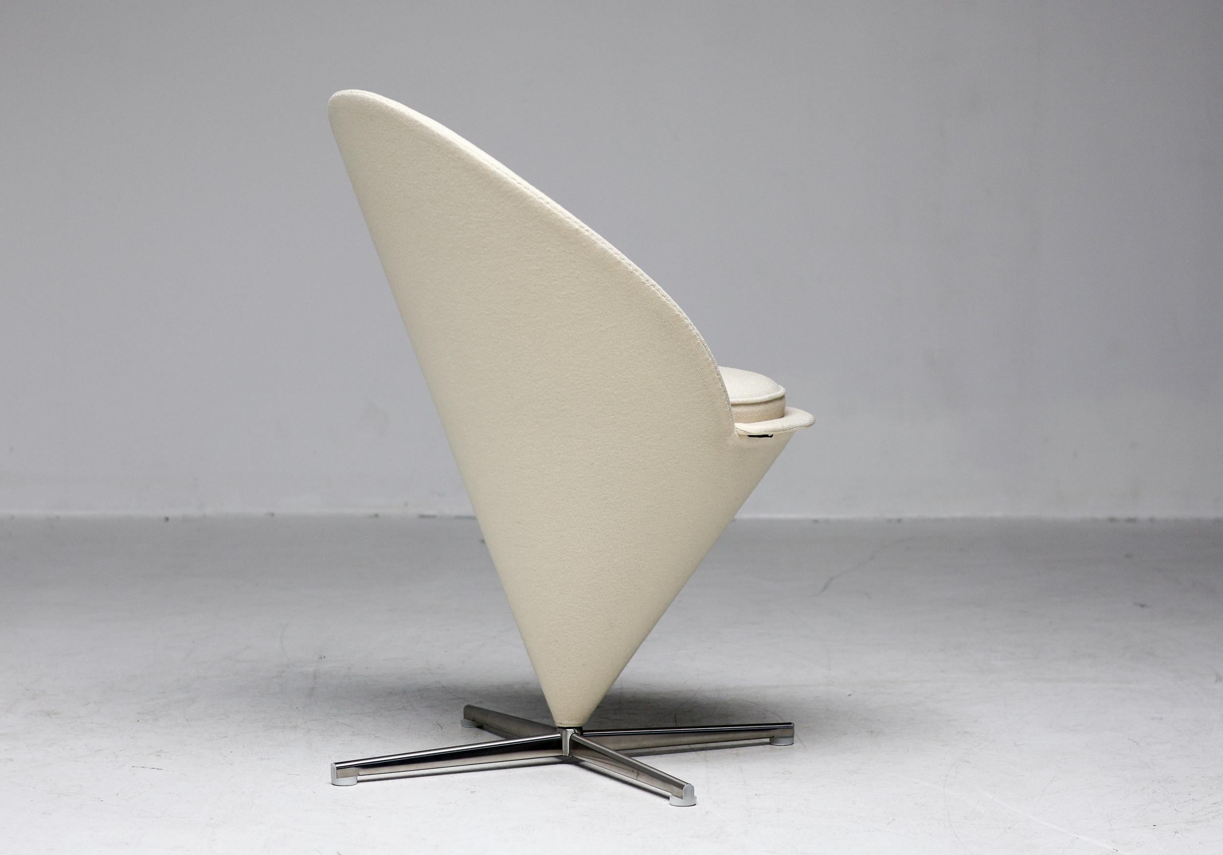 Scandinave moderne Chaise à cônes Cream Panton en vente