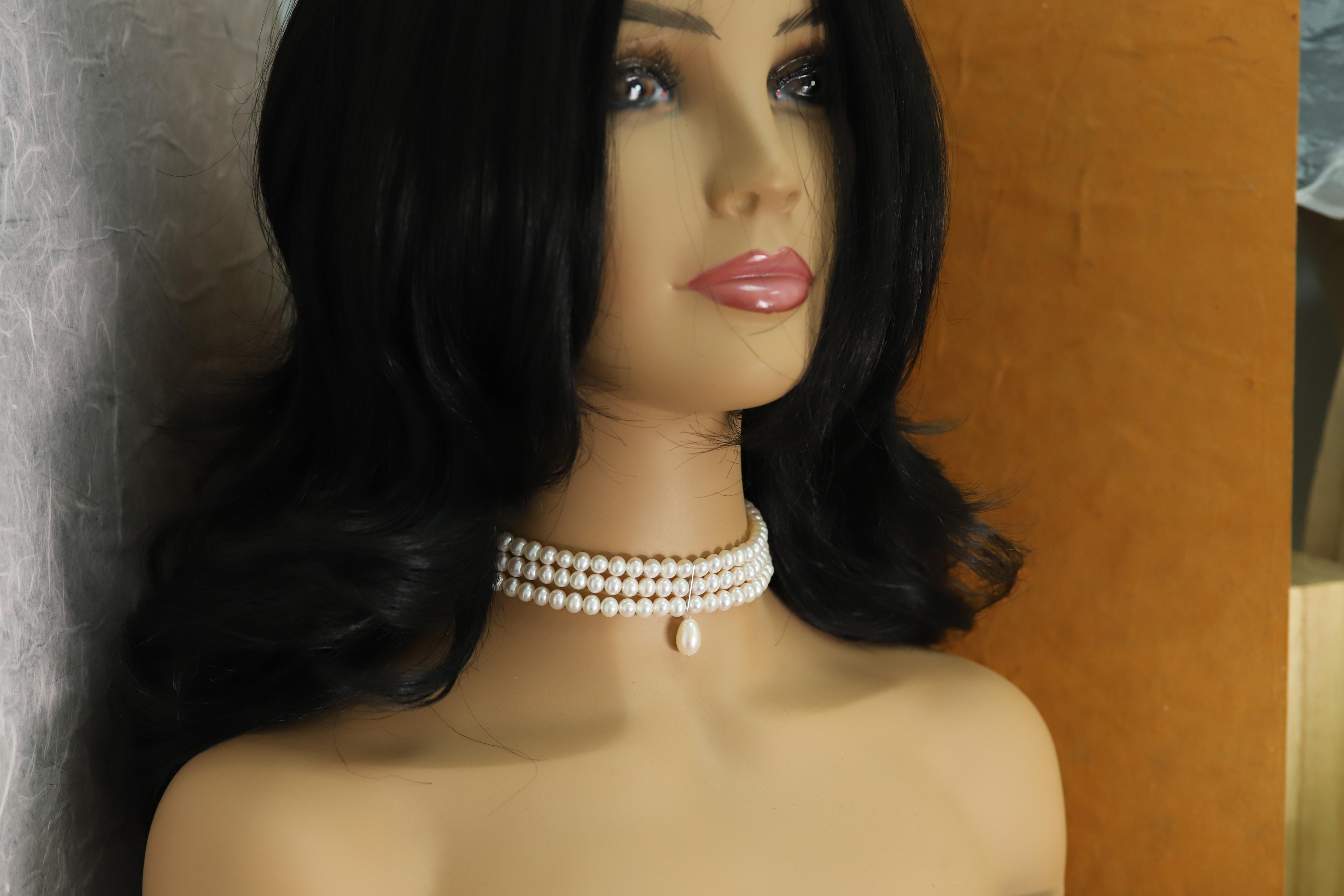 Crema Perla Gargantilla de 3 filas Perlas de alta calidad con perla central colgante Ajustable en venta 4