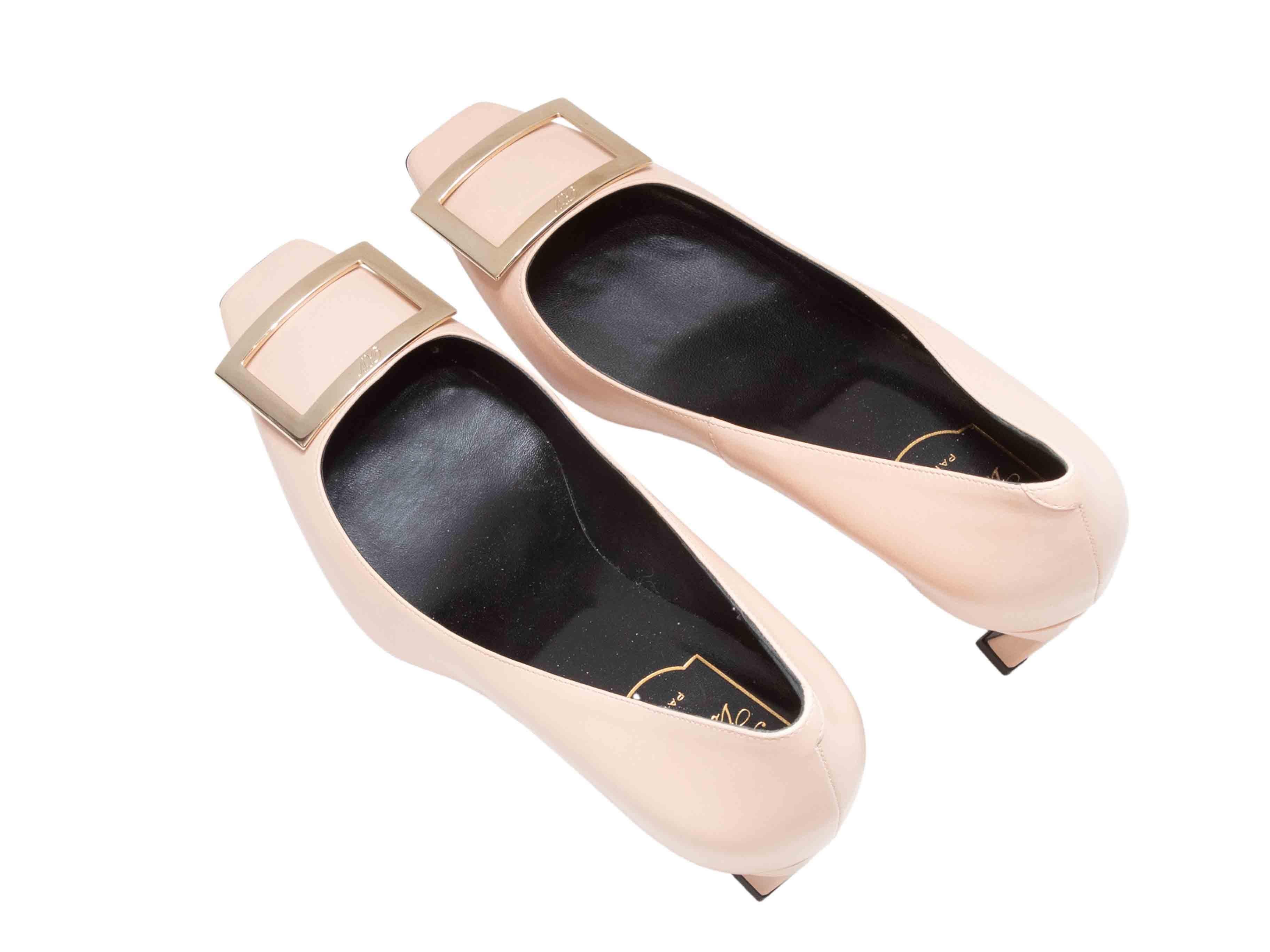 Bombas con hebilla de charol Roger Vivier color crema Talla 39.5 Beige en venta