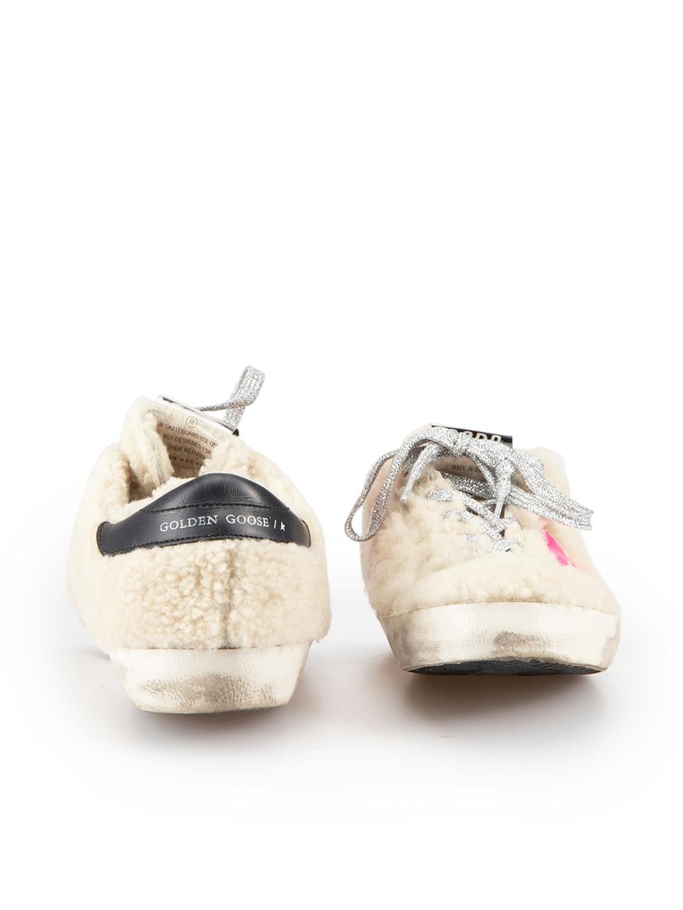 Cream Shearling Distressed Accent Superstar Trainers Size IT 40 In Good Condition In London, GB