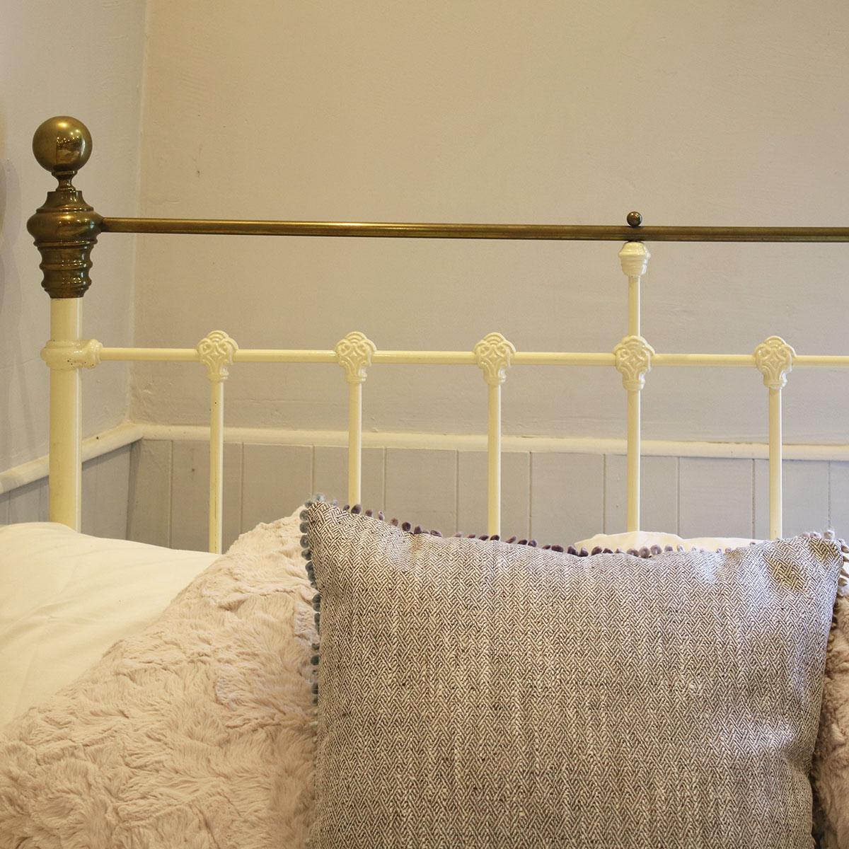 Cast Cream Small Double Antique Bed, MD94