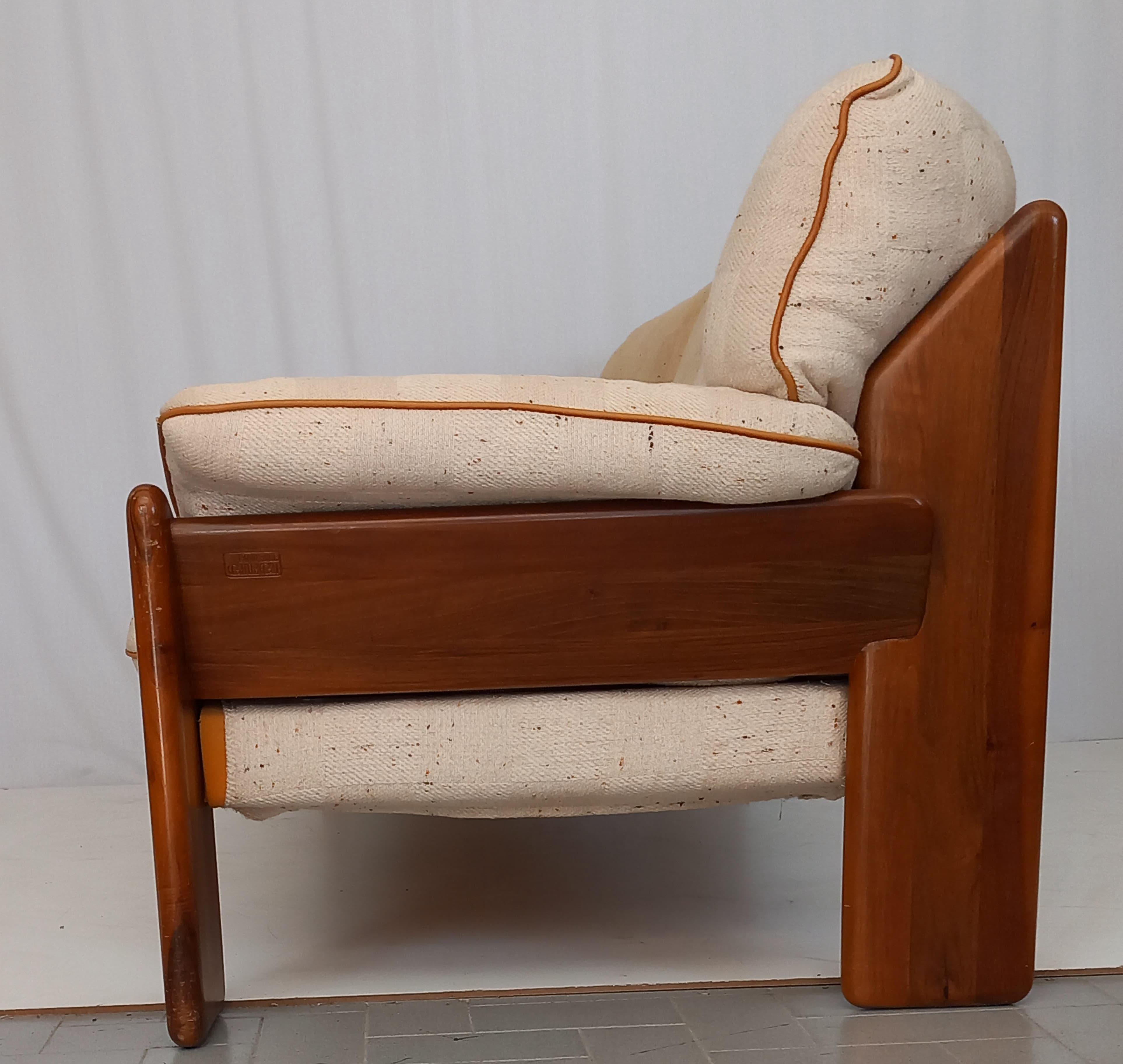 Mid-Century moderno Cream Sofa model Sapporo by Mobil Girgi, 70s in vendita