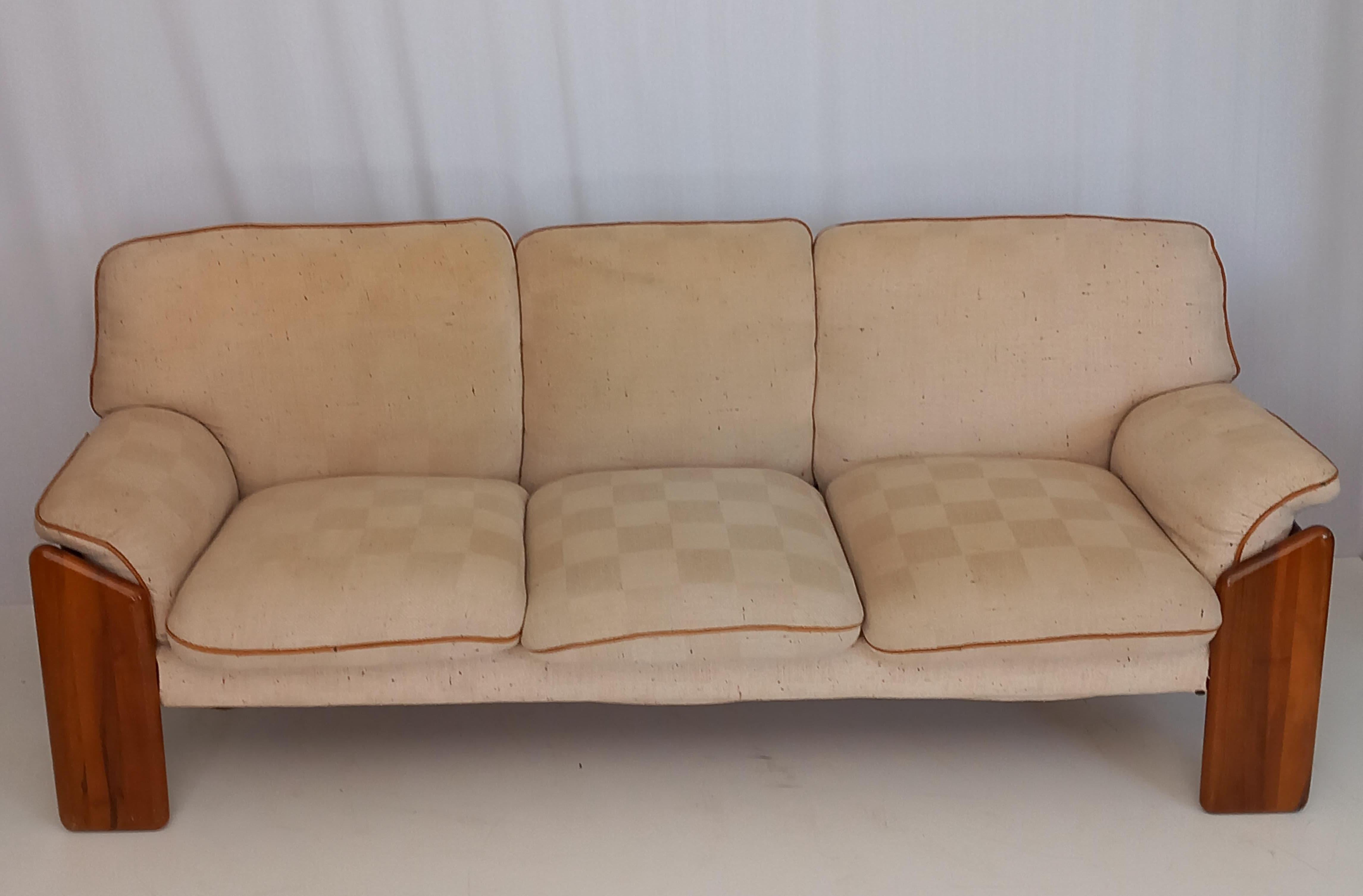 Italian Cream Sofa model Sapporo by Mobil Girgi, 70s in vendita