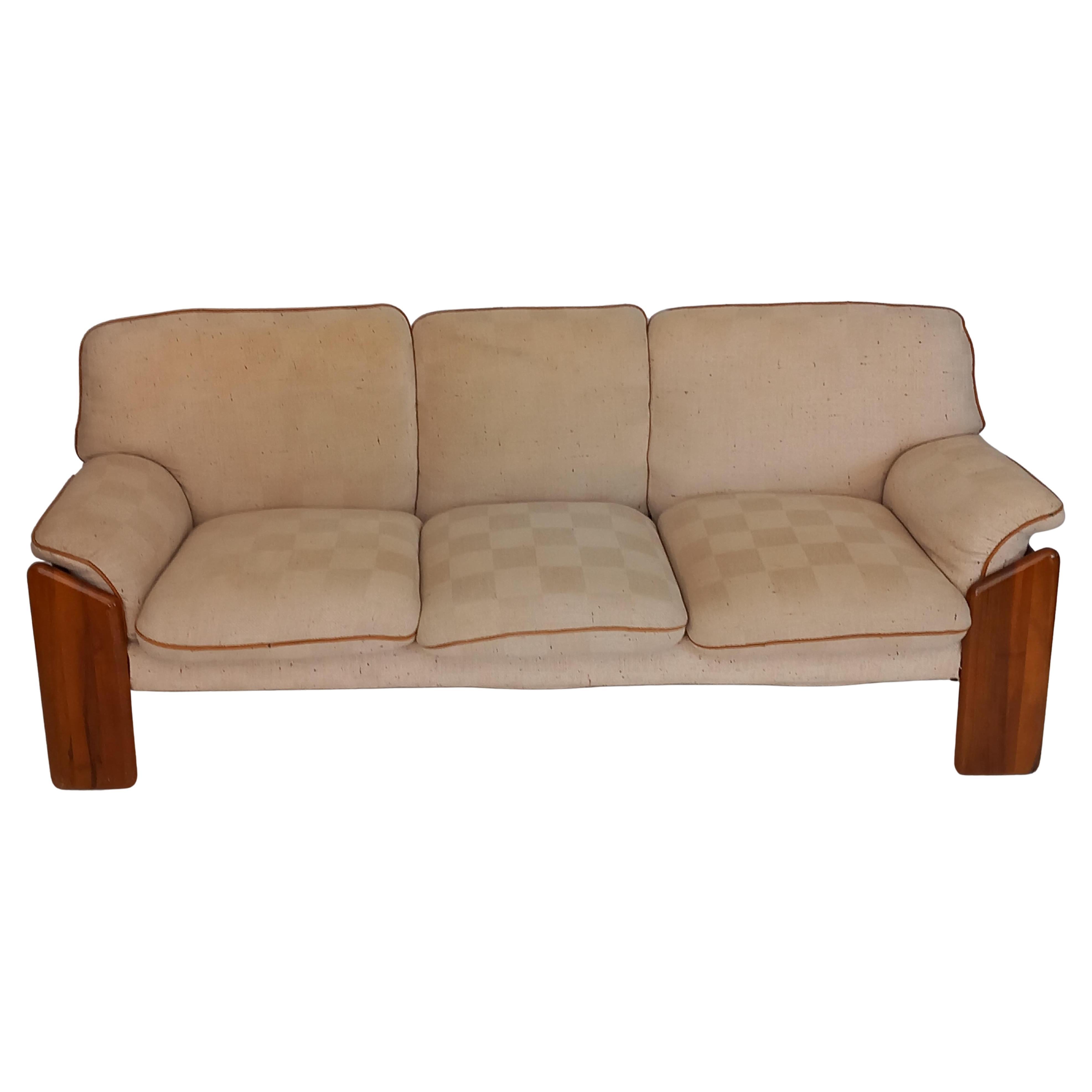 Cream Sofa model Sapporo by Mobil Girgi, 70s in vendita