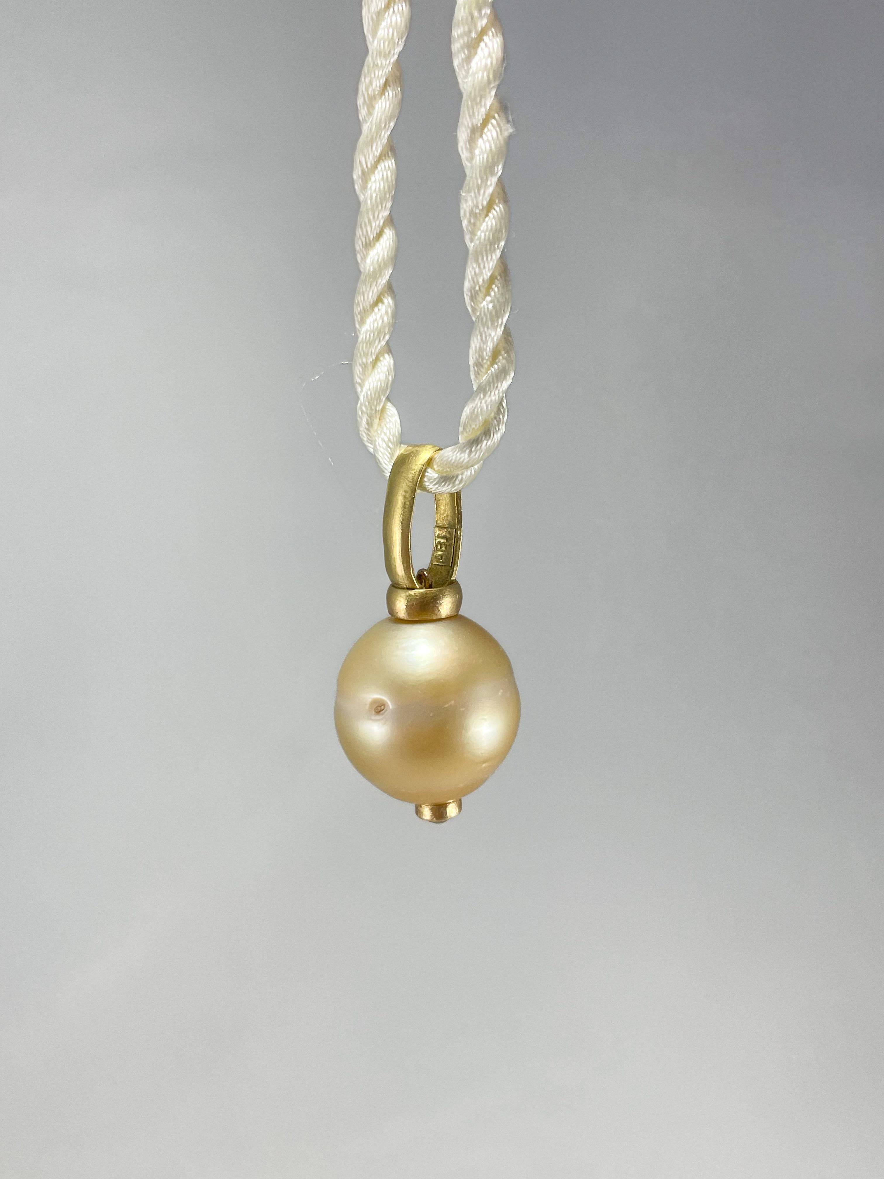 Women's Cream 17mm Cultured Pearl 18k Gold and Diamond Pendant Handmade Choker  For Sale