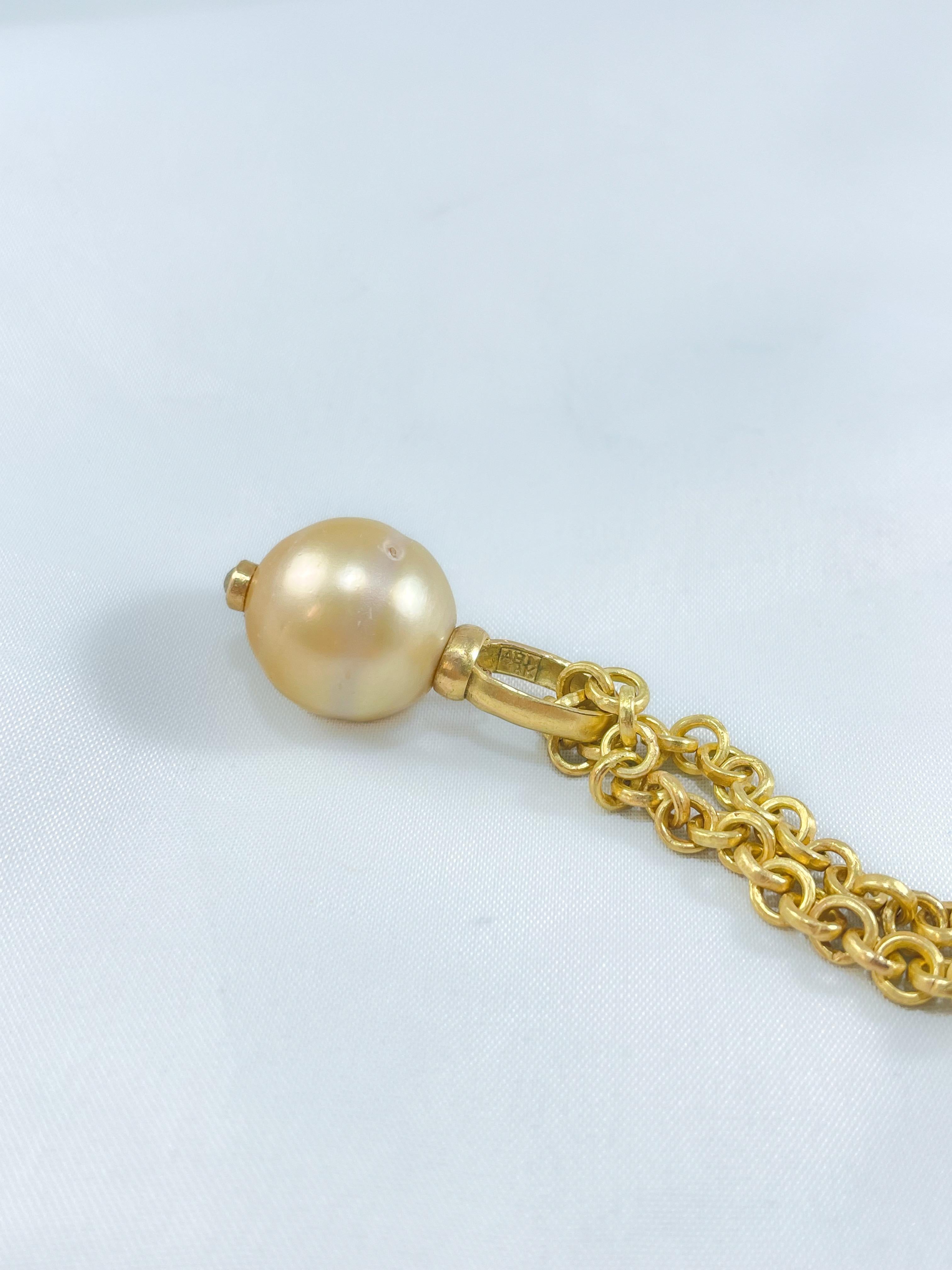 Cream 17mm Cultured Pearl 18k Gold and Diamond Pendant Handmade Choker  For Sale 3